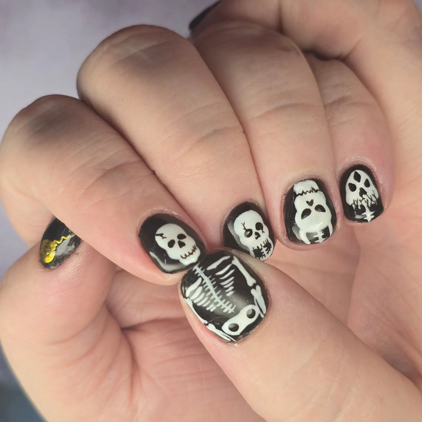 Spooky Scary Skeletons

Space is filling up, schedule at sasconails.com 

#nail #nails #nailsnailsnails #nailart #naildesign #nailaddict #naildesigns #naillove #nailjunkie #art #artist #nailtech #nailtechnician #nailtechlife #lovenails #practicemakes
