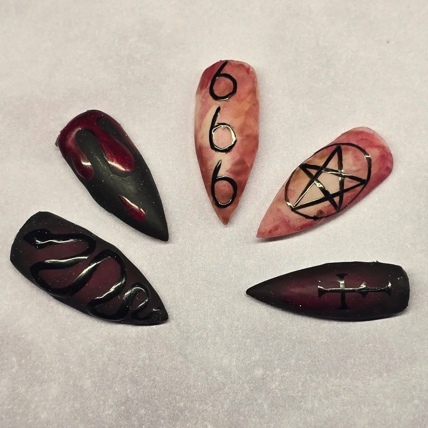 Tag someone you think would love these nails!
Inspired by @connienailedit i hope you like my set ❤️ 
Space is filling up, schedule at sasconails.com 

#nail #nails #nailsnailsnails #nailart #naildesign #nailaddict #naildesigns #naillove #nailjunkie #