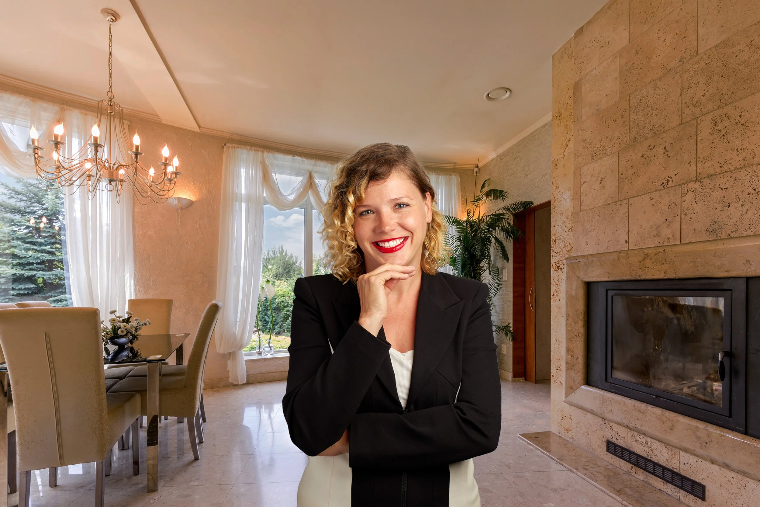 Local Kansas City real estate agent in house for sale
