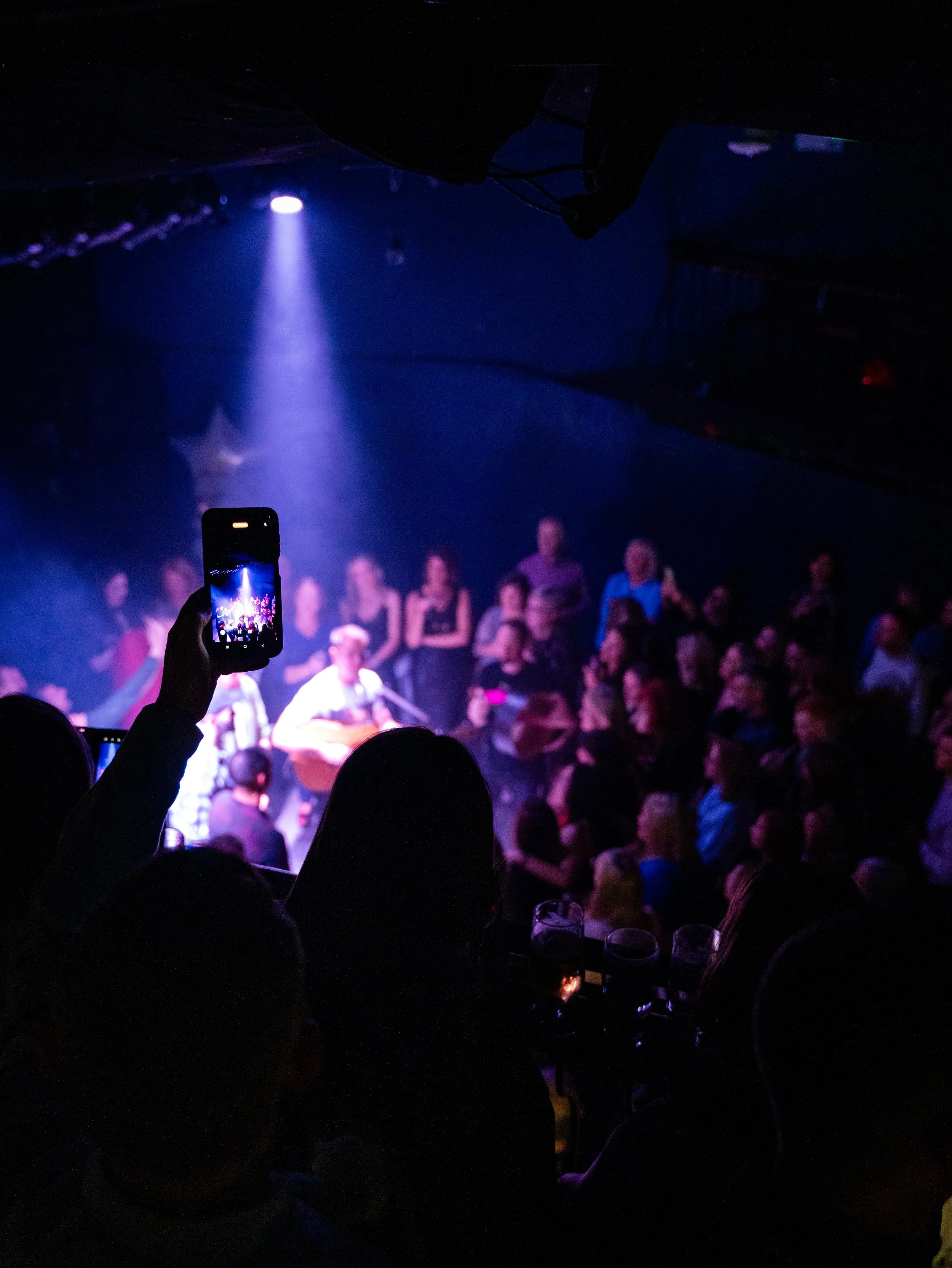 Crowd-Dancing-Live-Band-Corporate-Night-photographer.jpg
