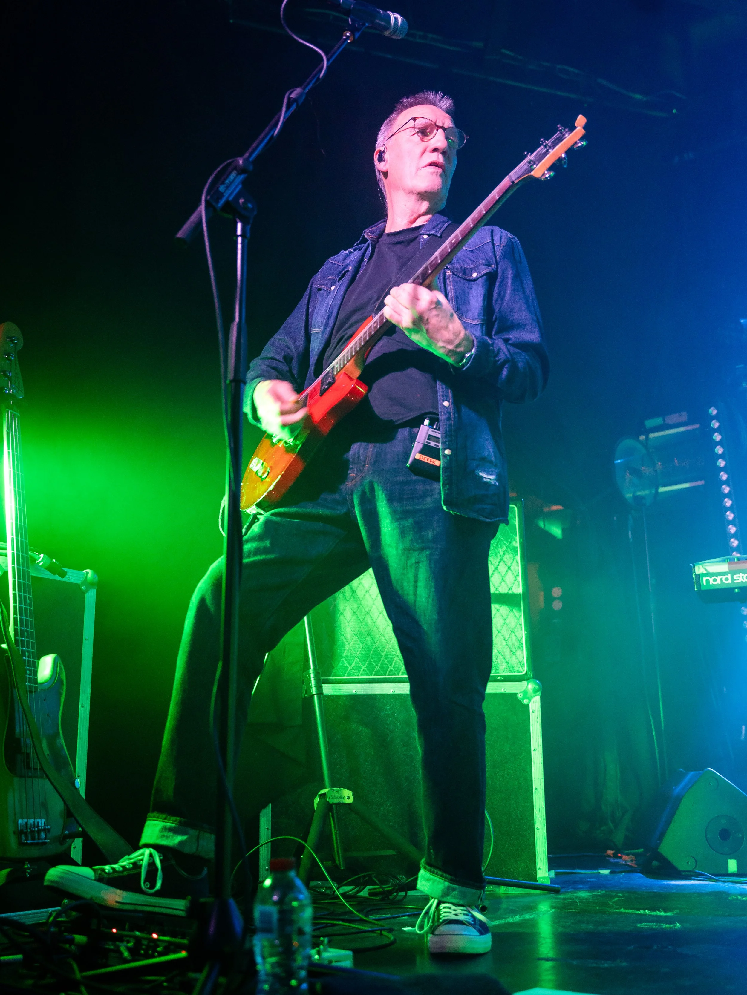 Band-Concert-Fans-Singing-guitar-photographer.jpg