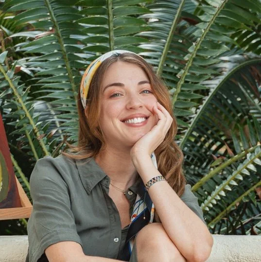Best freelance artist in Miami Commissions book illustrations portrait mural art workshop paint party kit holiday birthday bachelorette activity ideas designer multidisciplinary Muse&Flow