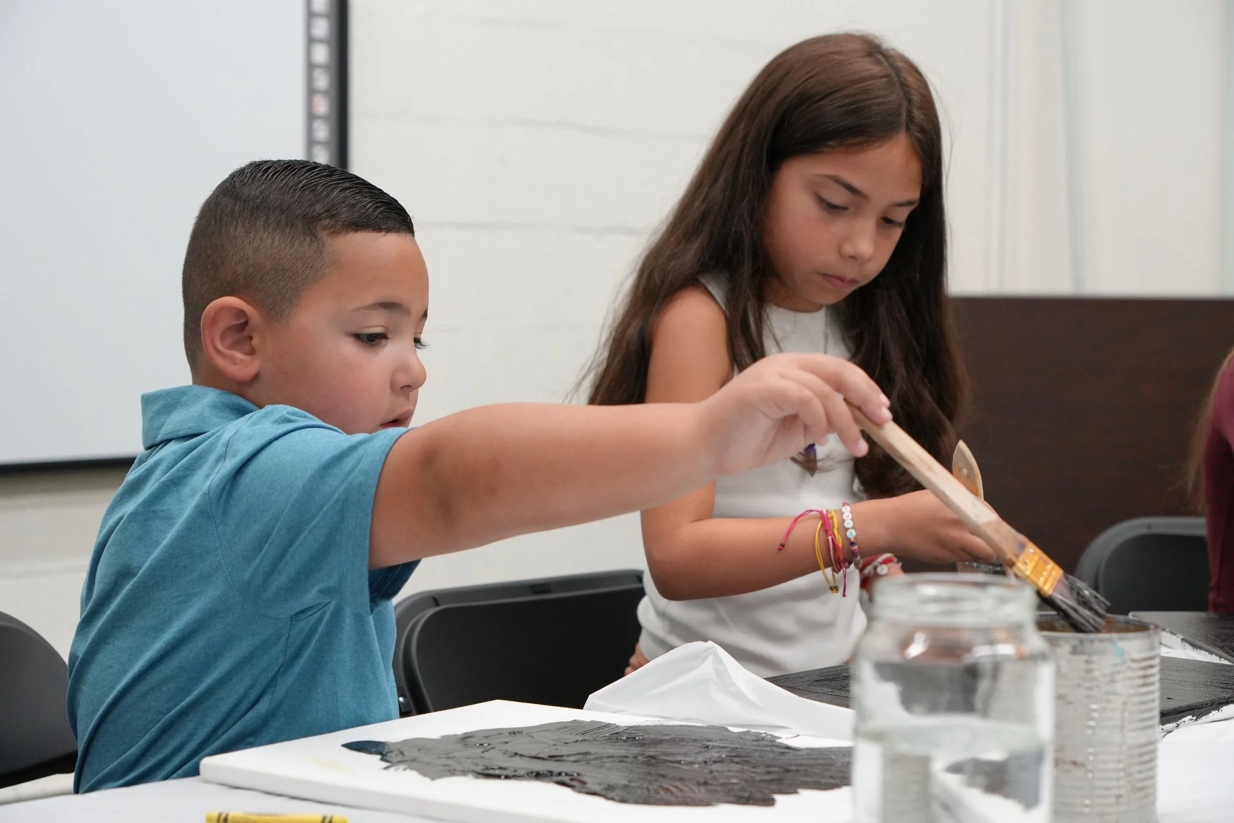 Kids painting in art workshop drawing class Ideas for creative activities birthday parties corporate events bachelorette mother's day couples date night holidays christmas paint party kit paint n sip. Muse&Flow Miami Florida Art commissions Megalabs 