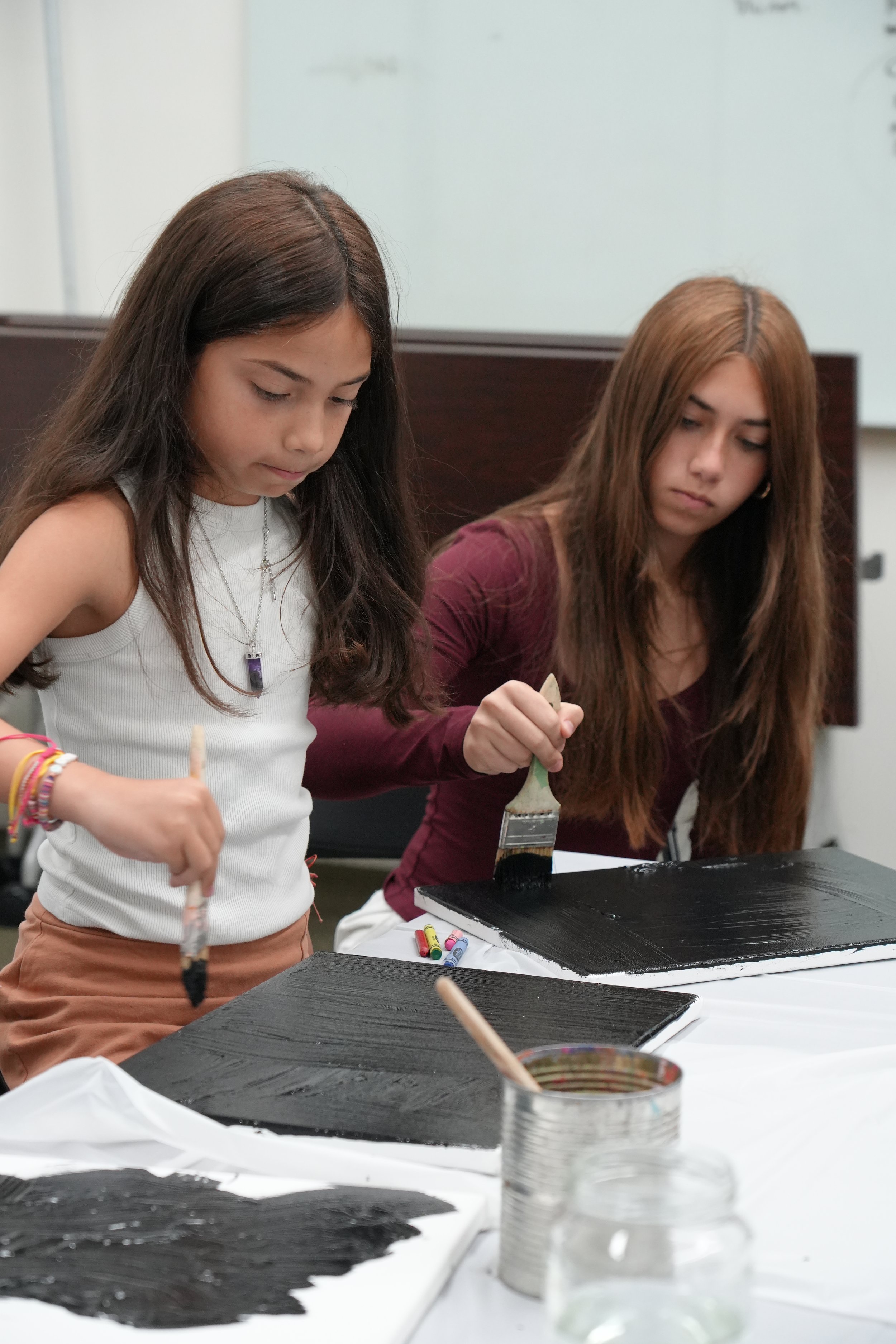 Kids painting in art workshop drawing class Ideas for creative activities birthday parties corporate events bachelorette mother's day couples date night holidays christmas paint party kit paint n sip. Muse&Flow Miami Florida Art commissions Megalabs 