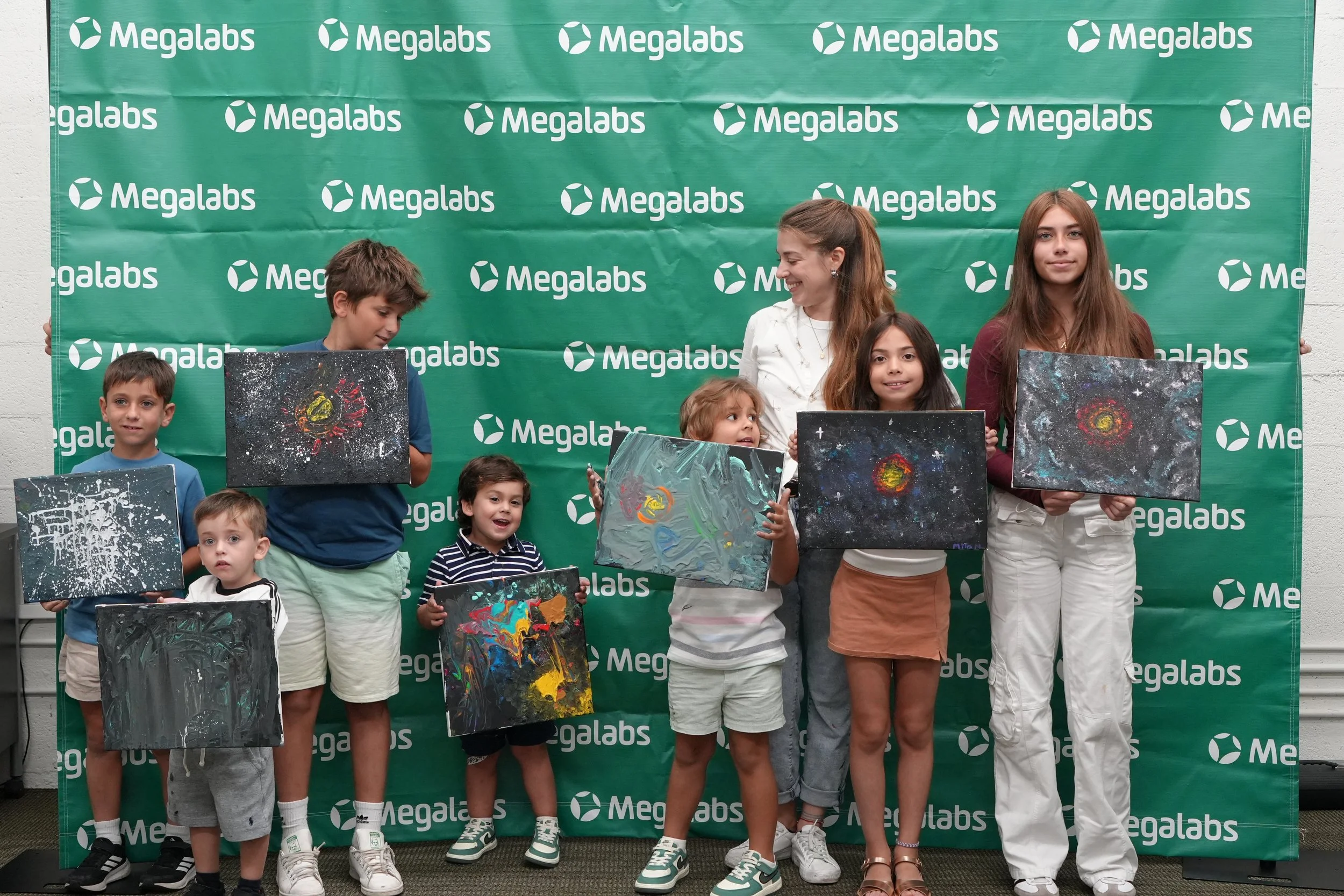 Kids painting in art workshop drawing class Ideas for creative activities birthday parties corporate events bachelorette mother's day couples date night holidays christmas paint party kit paint n sip. Muse&Flow Miami Florida Art commissions Megalabs 