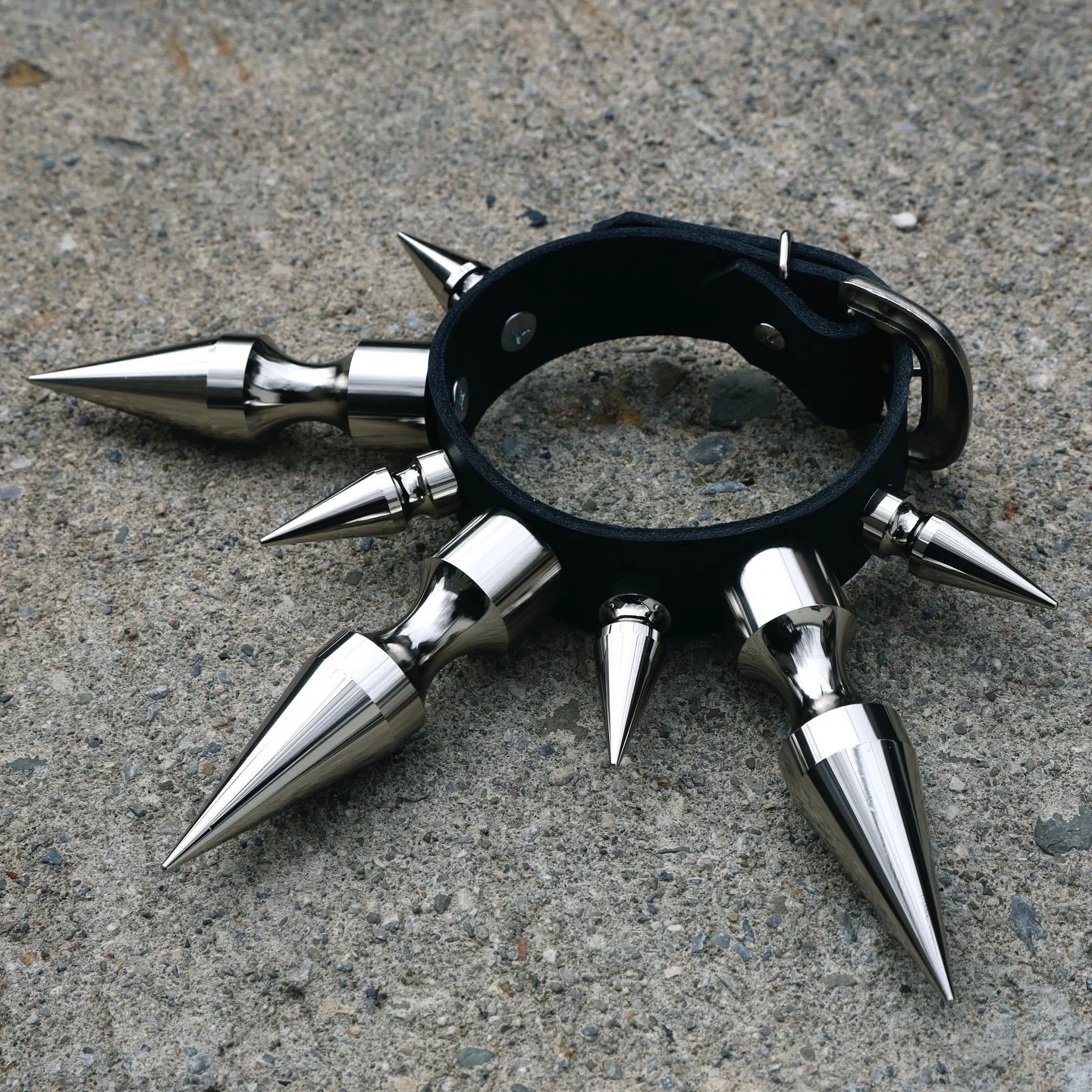 OPUS CHOKER - SOLD 
XL tree spikes with alternating midi tree spikes, the first choker to sell on my new online store