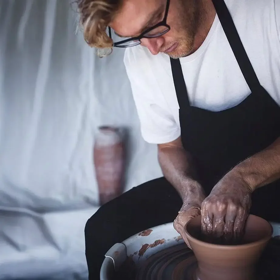 Nicholas Hannah leading a masterclass in clay techniques at Mayfield Studios