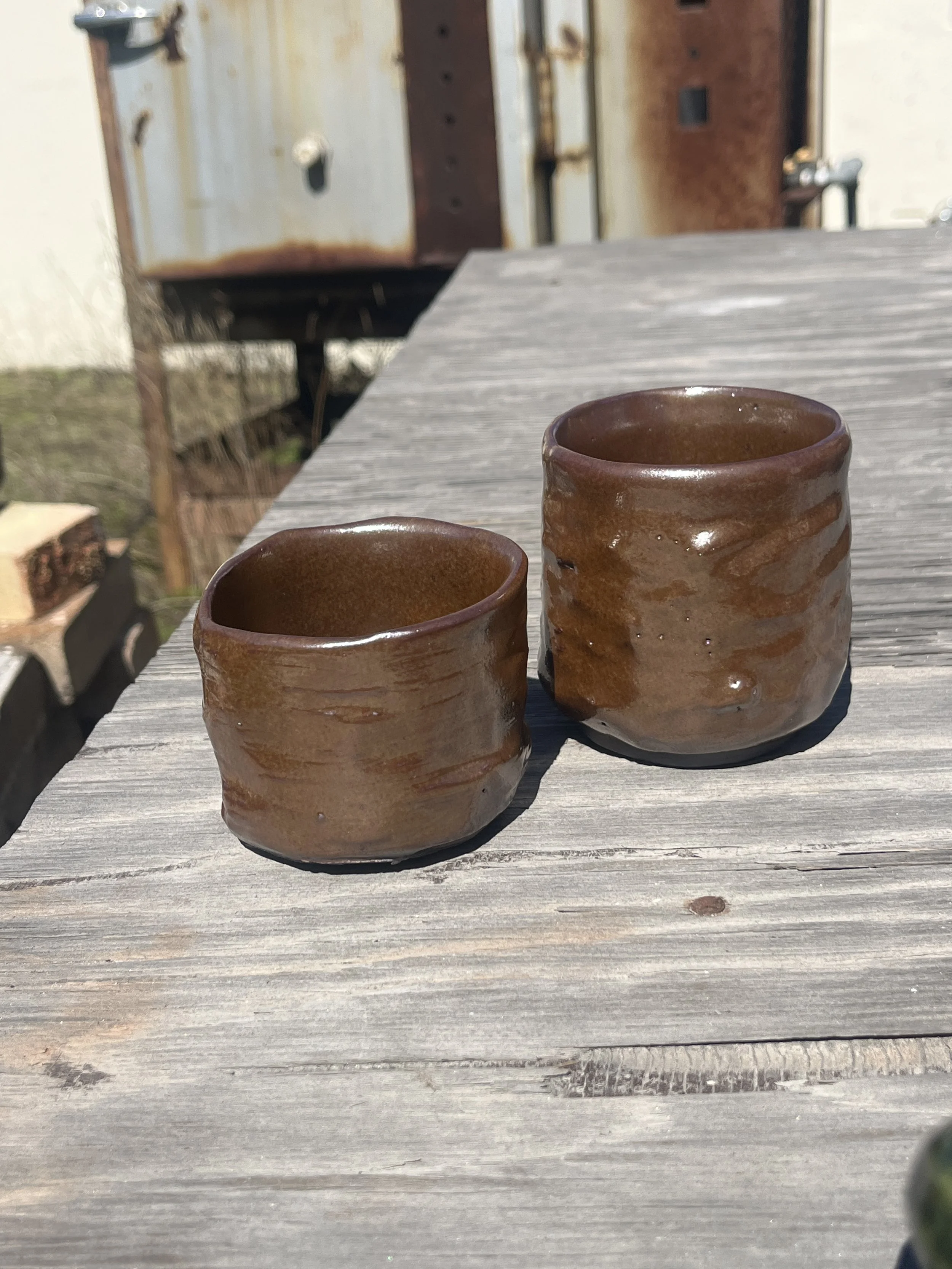 Small and smaller Brown Cup Set