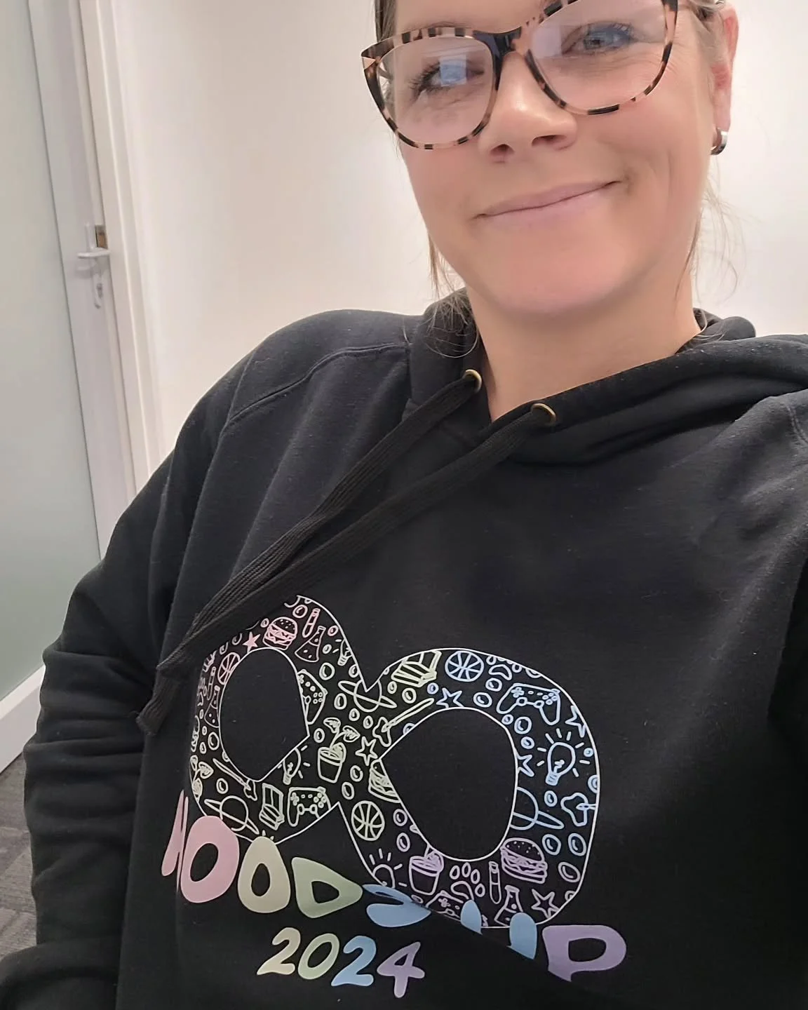 Mōrena it's @autism_newzealand Hoods Up day April 2nd! I am wearing my Hoods Up hoodie from last year because I was not organised and didn't order my new Hoods Up 2025 t-shirt in time! Silly me 🤪 but totally on brand! When it arrives I will show you