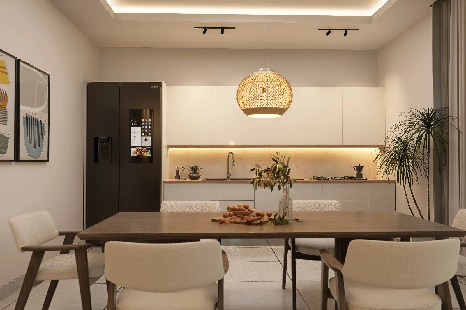 Cocina moderna con mesa y sillas, lámpara colgante de mimbre, planta decorativa, refrigerador negro, encimeras claras y un fregadero con grifo. Decoración minimalista.