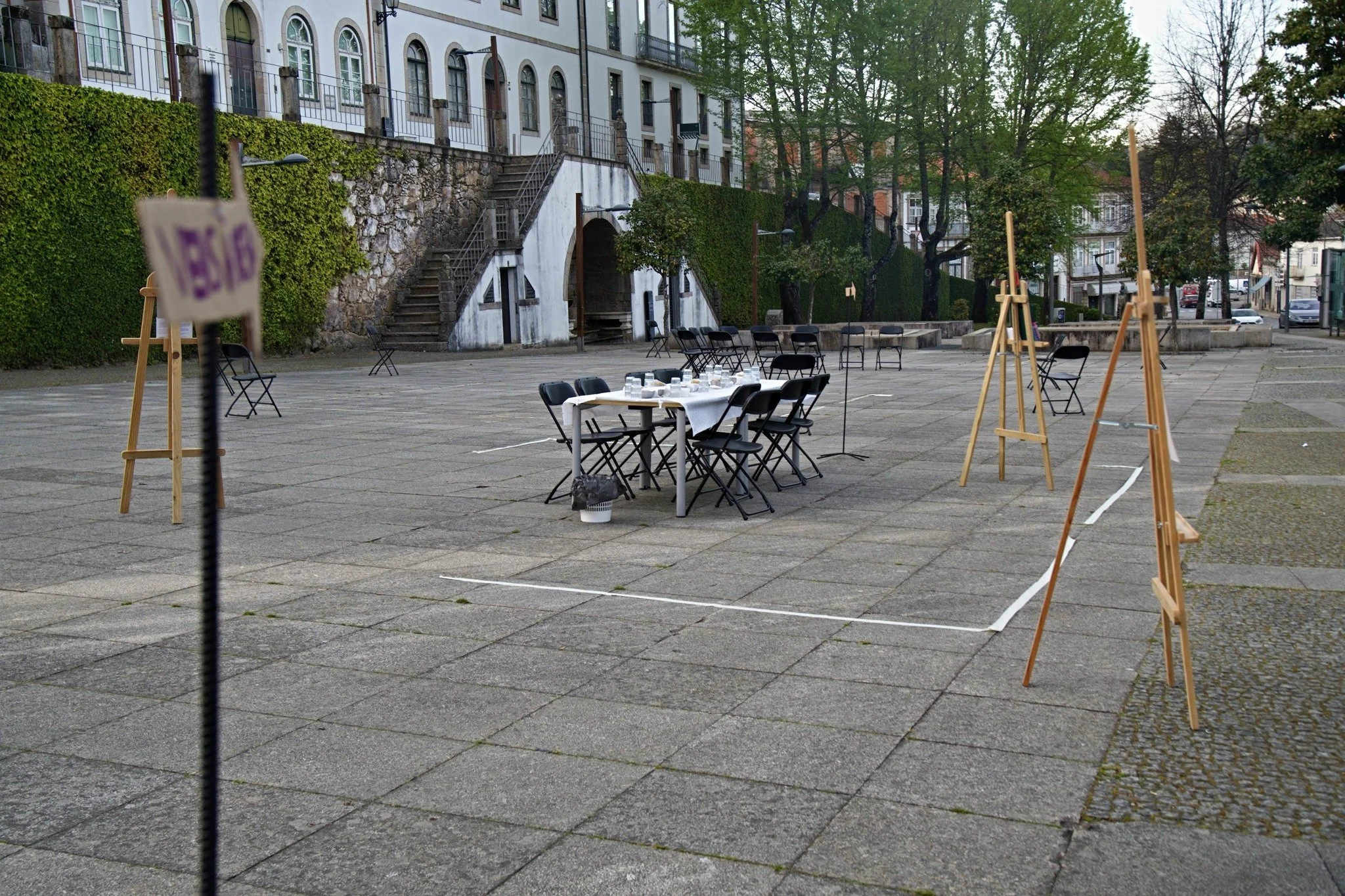 Apresentação do workshop "Pintar com Som" na Praça da Casa da Terra- 9/04/2025