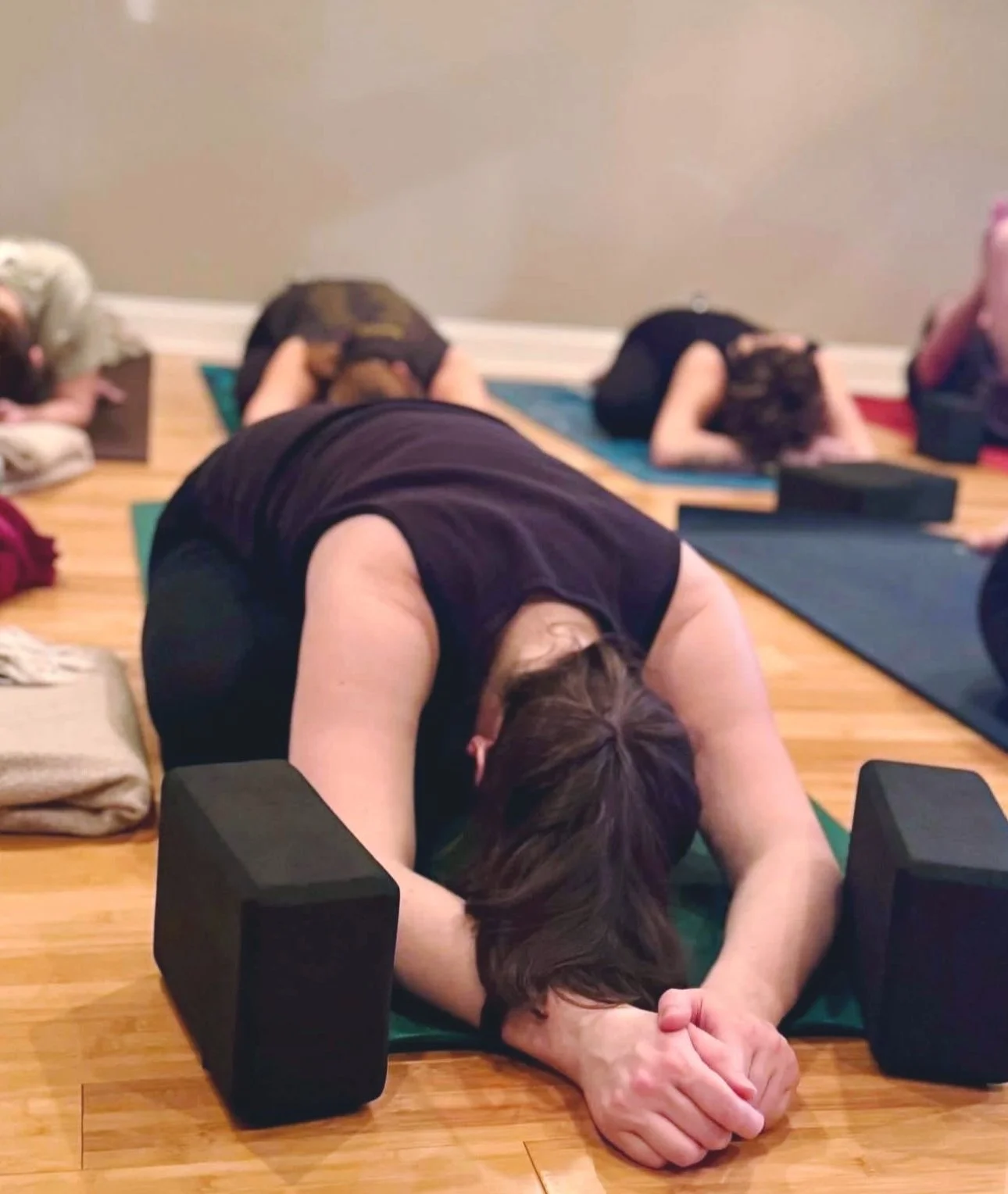 Saturday - Get out of the cold and into the studio! 

8:30 AM Vinyasa Yoga with Meredith
10:00 AM Barre with Meredith
12:00 PM Beginner Yoga with Rocio

#wilmingtondelaware #inwilmde #weekendyoga #ytt #yogaforeverybody #pureyoga #yogaeveryday #yoga #