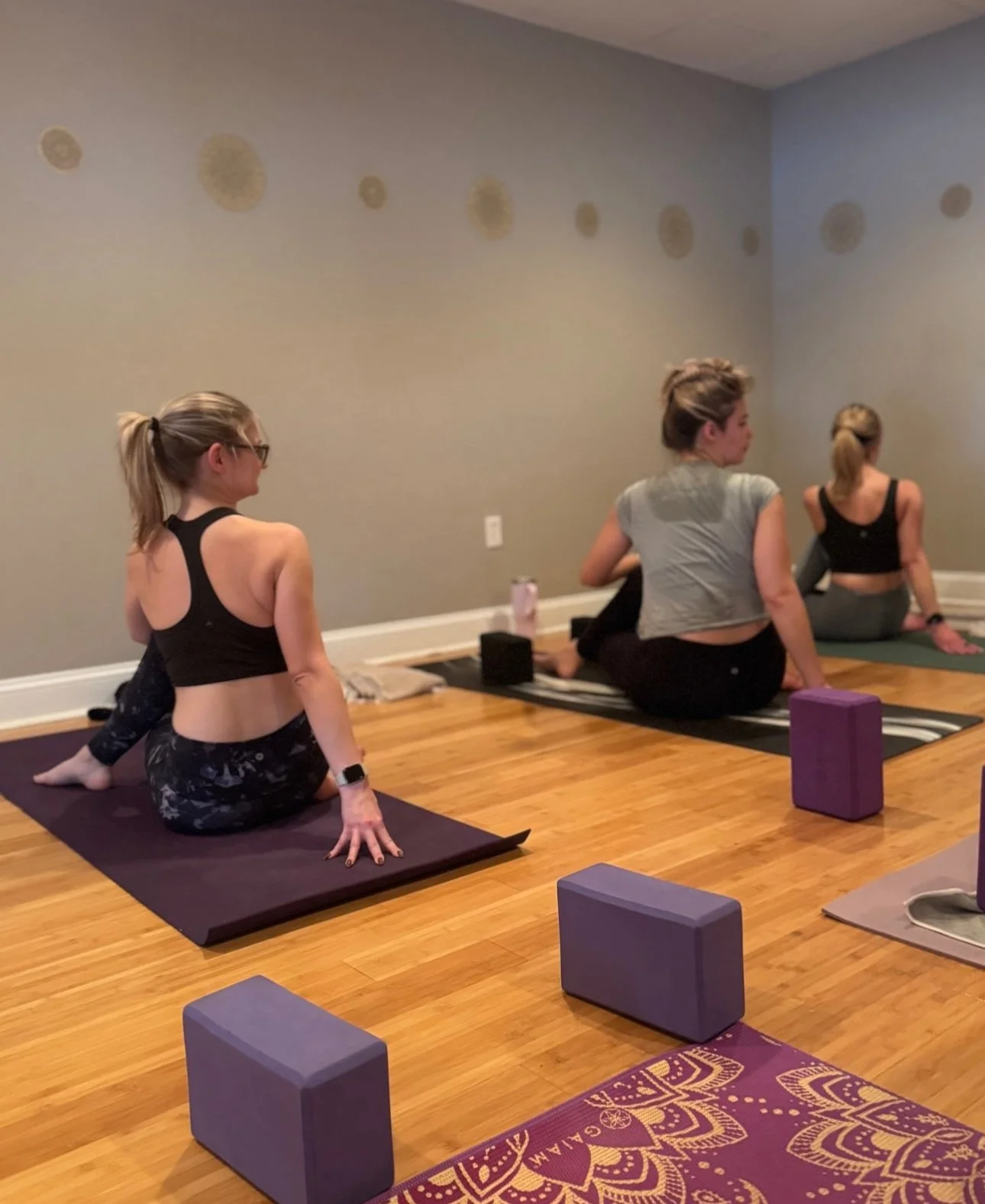 Wednesday Classes

9:00 AM Yoga All Levels with Elaine
5:00 PM Barre with  Meredith
6:00 PM Vinyasa Yoga with Elizabeth
7:30 PM Flow &amp; Restore Yoga with Leslie

#selfcare #yoga #yogaeveryday #flowrestoreyoga #gentleyoga #inwilm #inwilmington