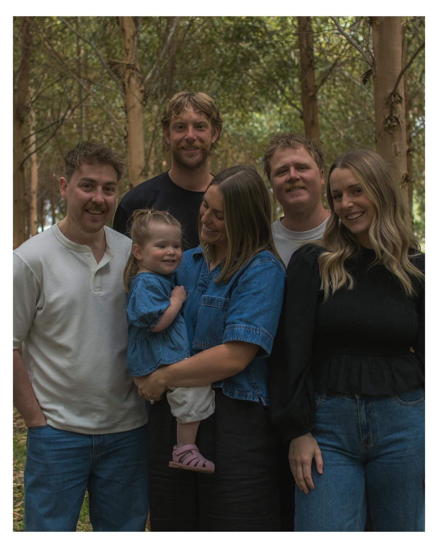 The McGills. A late post from November 25. 

The owner of this property said this shoot sounded like lots of fun (she could hear me laughing). And it was ❤️