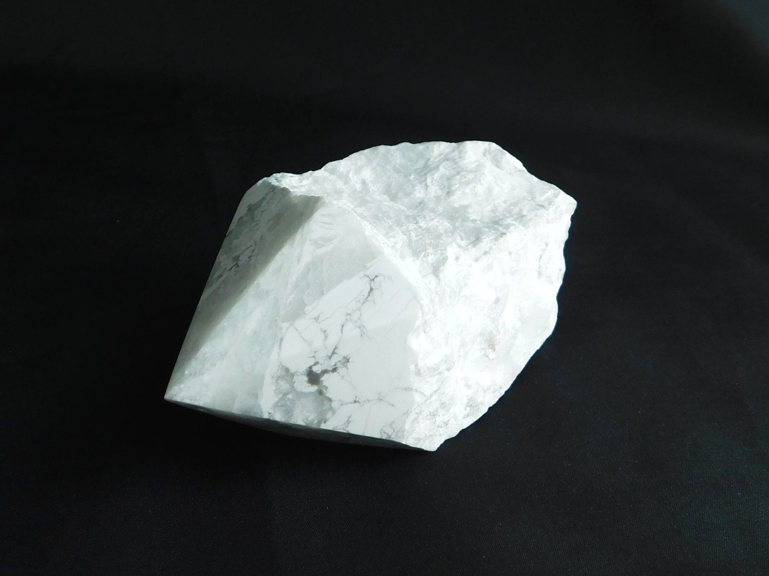 Howlite 6