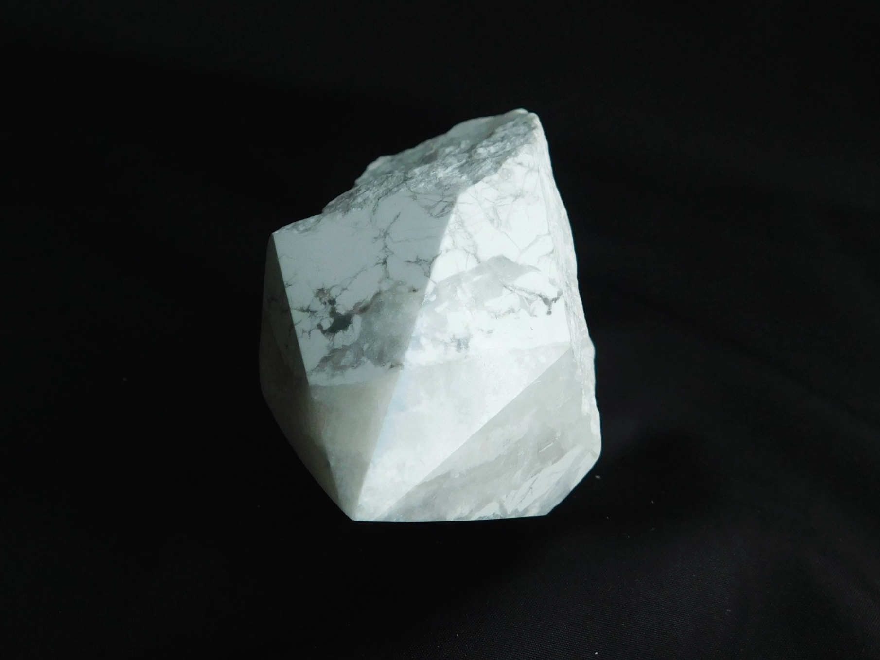 Howlite 4