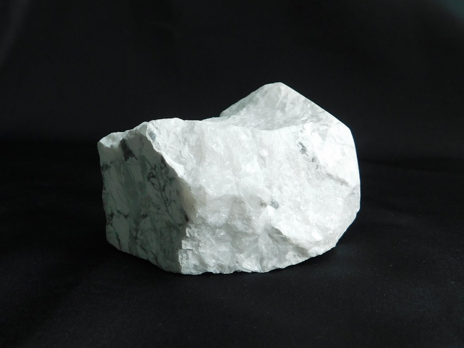 Howlite 10