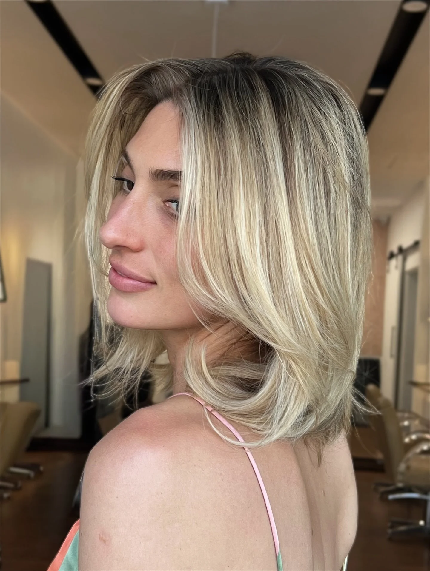 Soft bob. Lived-in root. It&rsquo;s giving I live by the beach energy ☀️
Effortless, coastal, and summer-ready hair.
Comment beach if you&rsquo;re counting down the days till summer starts!

Hairy by @hairyadelaide 

#hairyadelaide #northernbeachesha