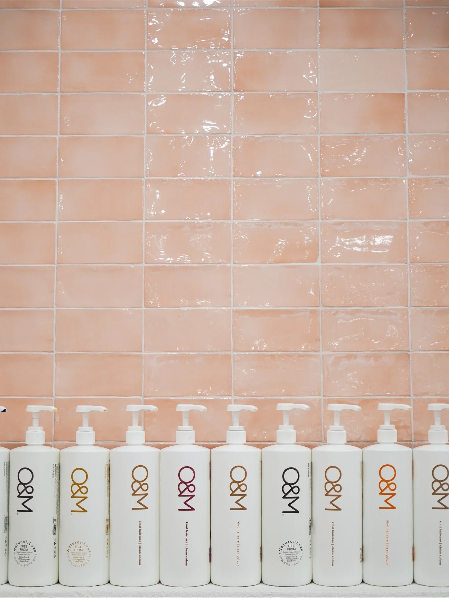 It&rsquo;s giving vibes 

.
.
.
#blondeinspo #hair #hairstyle #blonde #balayage #brunette #instahair #wavyhair #longhair #stylist #hairstylist #photooftheday