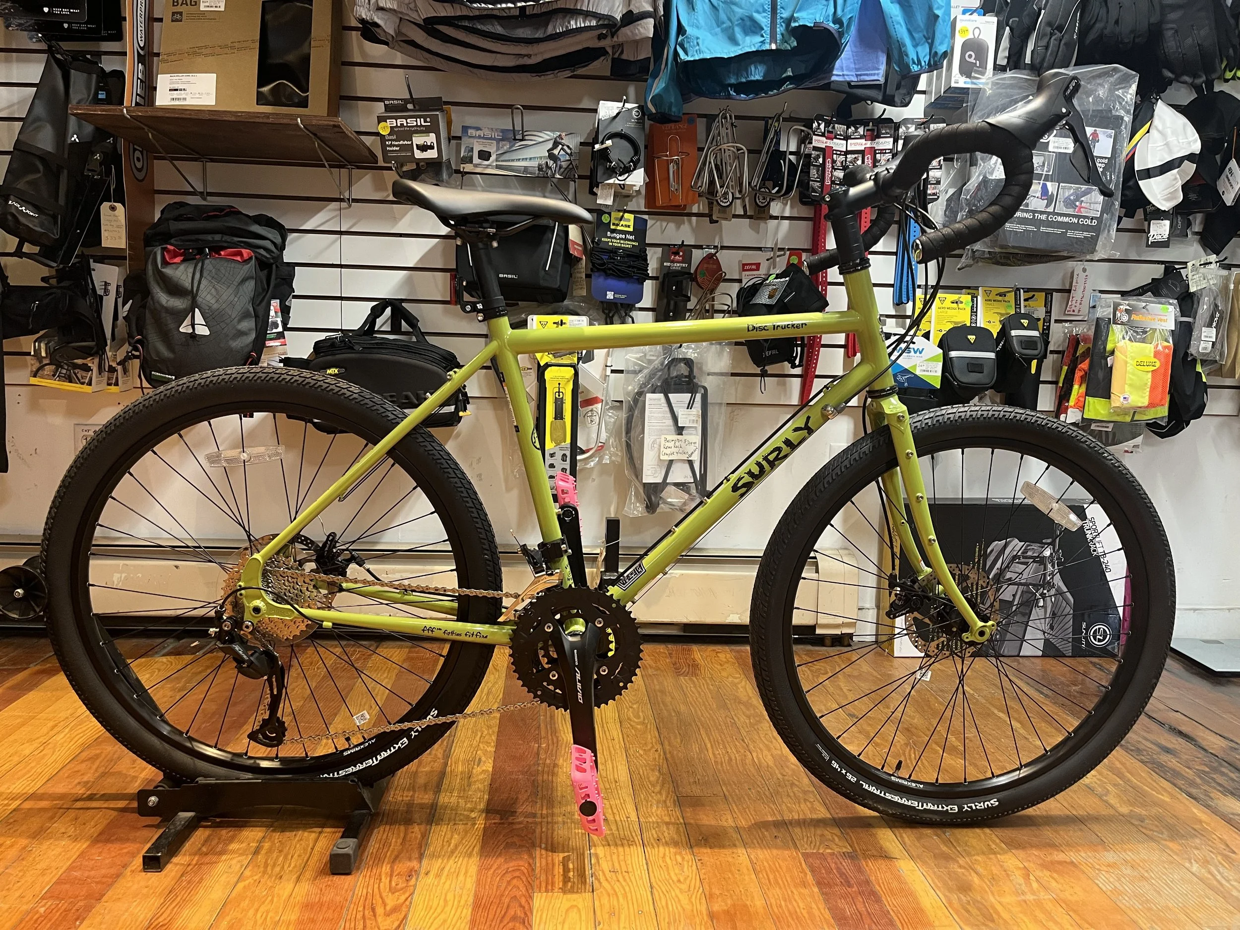 Surly Disc Trucker 26" 50 cm - Pea Lime Soup