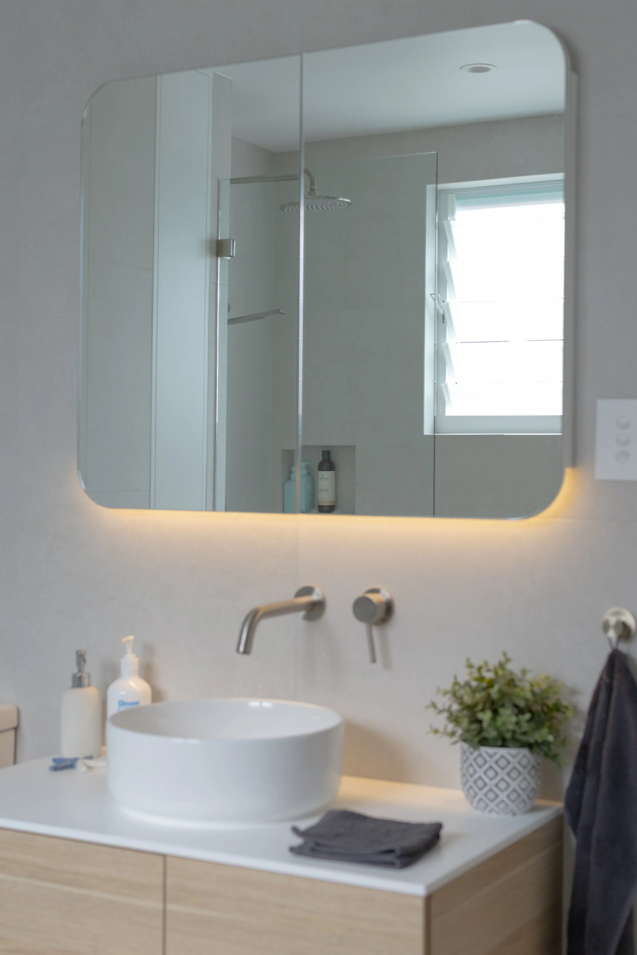 LuxBuilding-2 (2).jpg