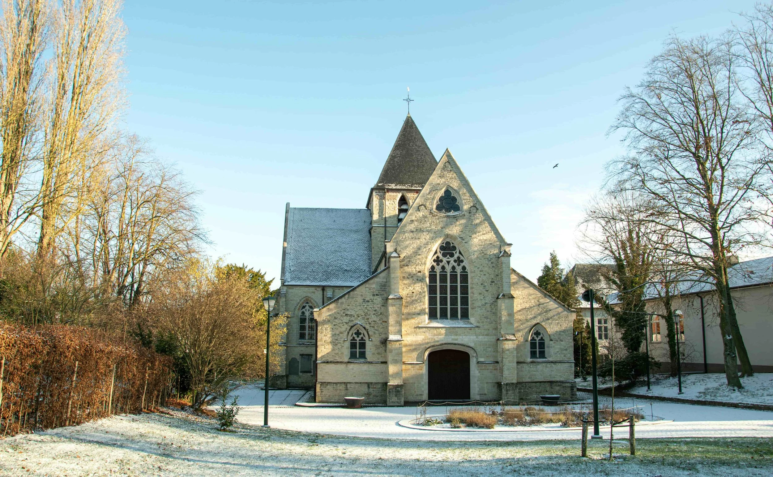 Modern church websites with clean layout, strong visuals and easy navigation