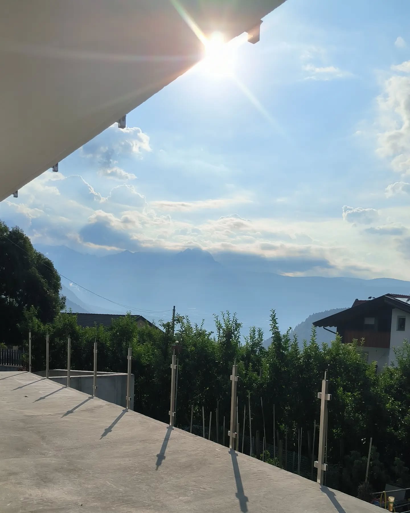🧰 Posa Parapetti in vetro presso bi-famigliare in Val Venosta