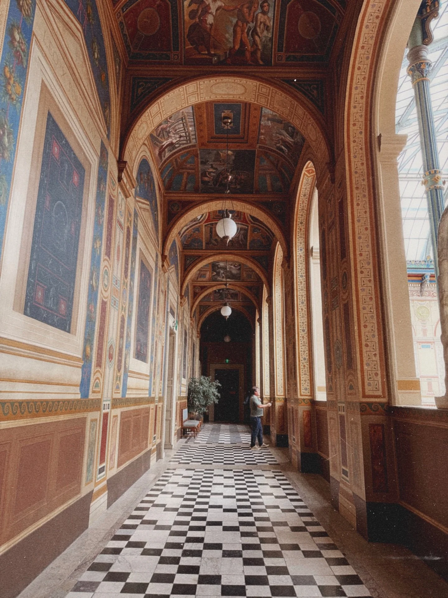 Day Two: A Good Day for d&rsquo;Orsay and Saint-Germain-des-Pr&eacute;s. Full details in today&rsquo;s blog post - link in bio. 

Start at @cuppacafeparis, a bright little glass-front spot on Rue de l&rsquo;Universit&eacute;. Their waffles, lattes, a