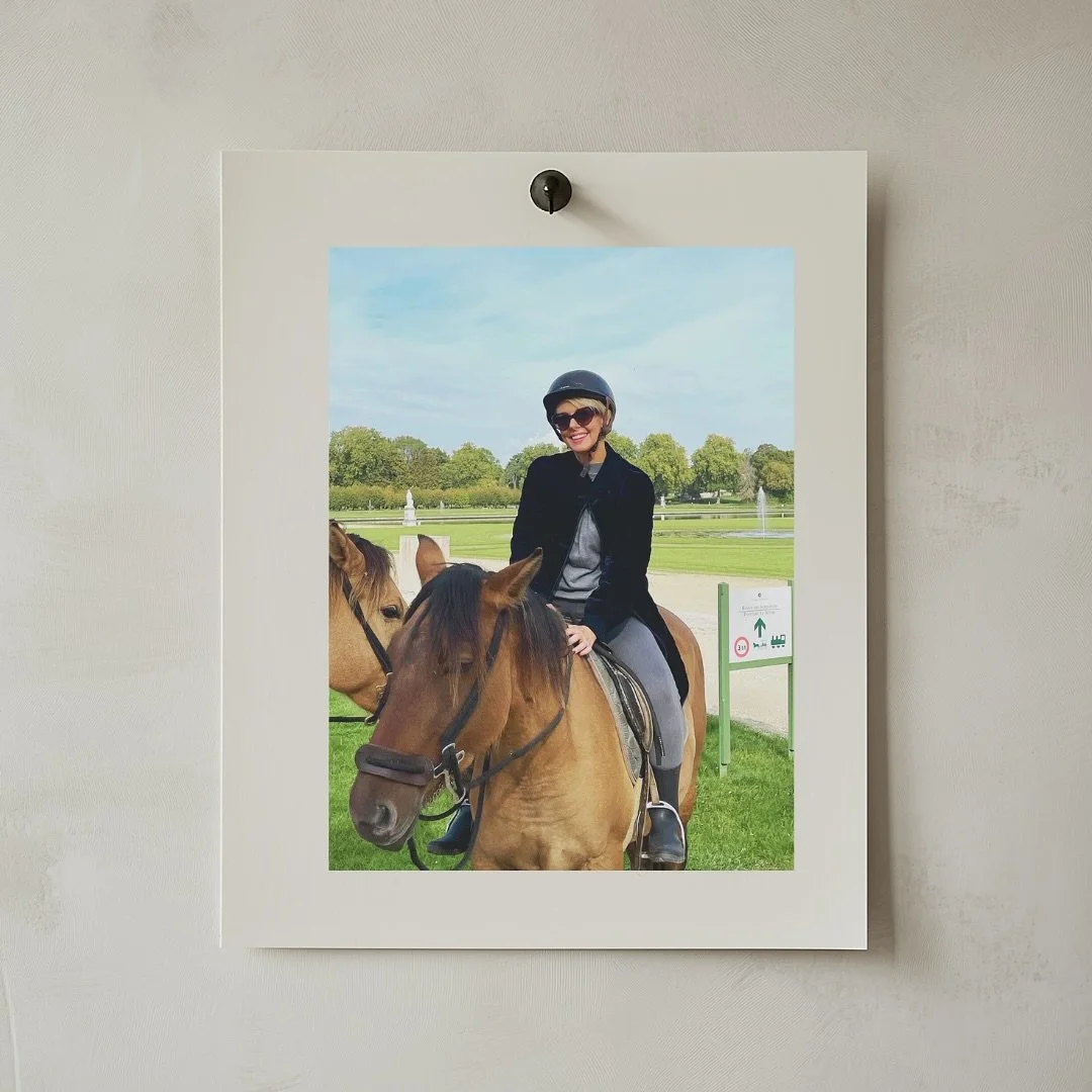 Day Three: Ch&acirc;teau, 🏰 Forest, Antique Shops, and Autumn Air 🐎

Today we&rsquo;re leaving Paris for one of the easiest and most rewarding day trips you can do: @chateauchantilly. If you can handle the metro, you can take this train! ☺️ It&rsqu