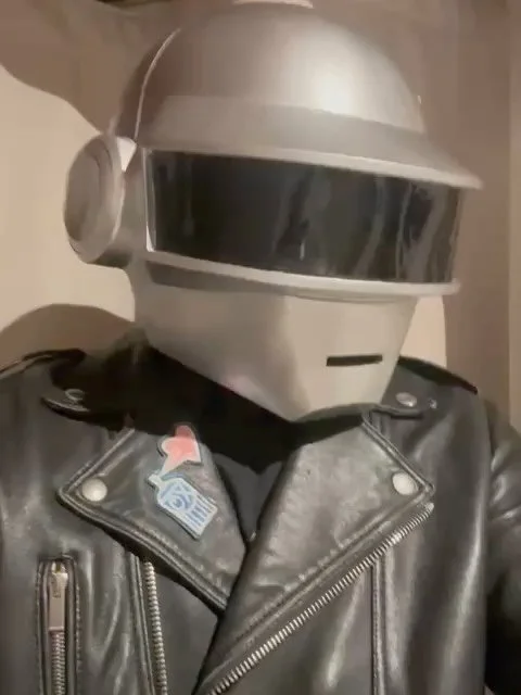 FAT GRAND MOMENT on a (re)v&eacute;cu!
@pop_up_and_events_dijon 

Des jeunes freluquets d&eacute;bordant d &eacute;nergie et de rigoladerie, j ai rencontr&eacute; il y a 15 ans dans le caveau du 88 Bar, un m&eacute;ga phone, du son d&eacute;cal&eacut