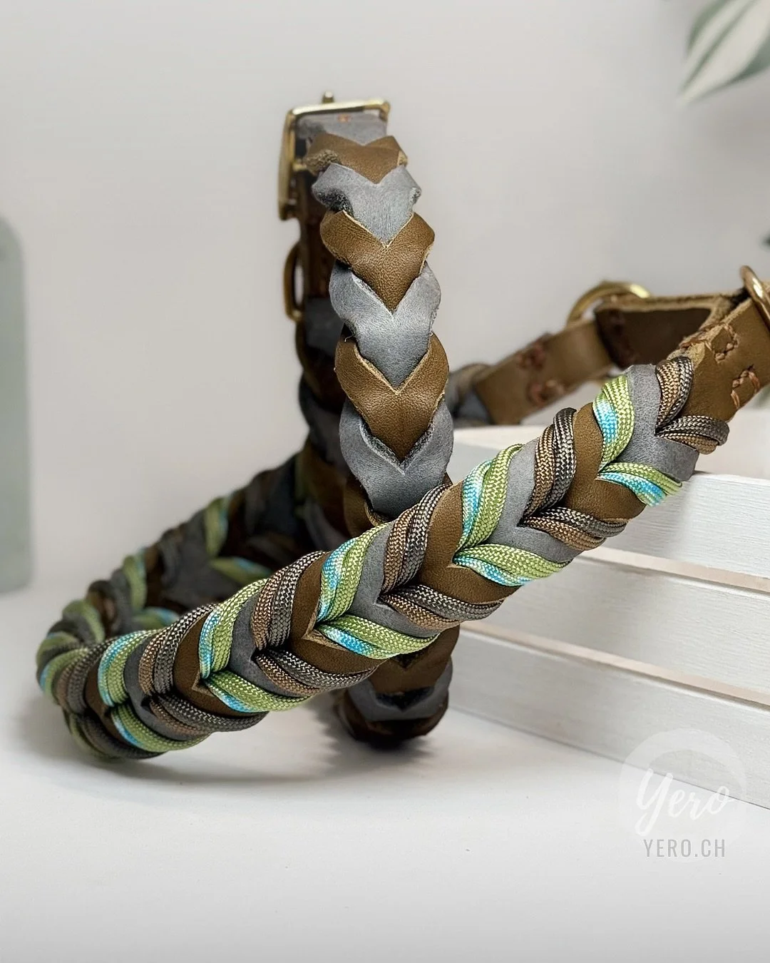 #yero #handgemacht #individuell #hunde #halsband #lederhalsband #lederhalsbandfishinlay #handmade #individual #hundeaccessories #hundeleine #leine  #nurdasbeste #hundemode #smallbusiness #hund #welpe #welpenliebe #dogcollar #leathercollar
