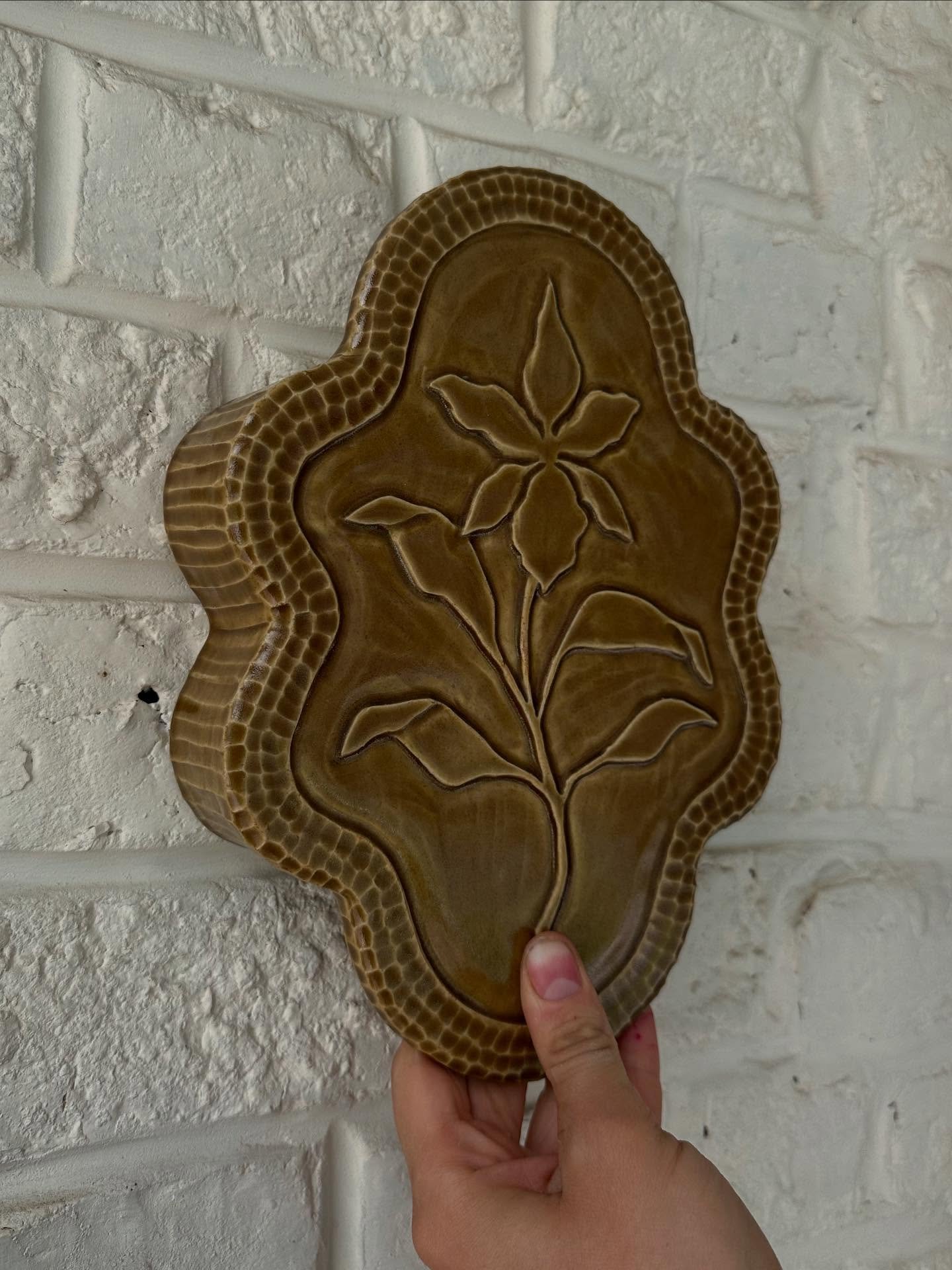 Ceramic light wall sconce prototype

#sconce #ceramics #walllight #walldecor