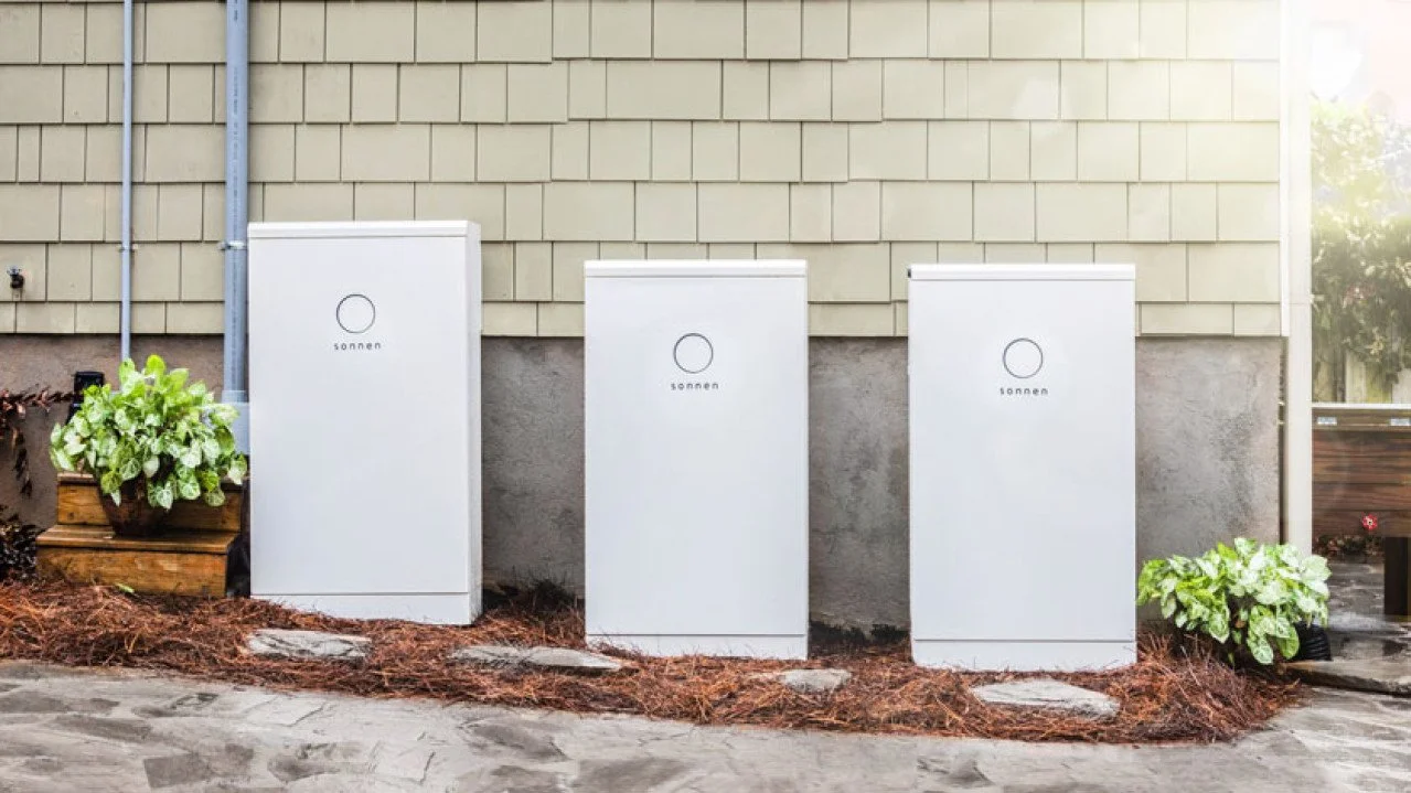 how-home-batteries-work-sonnen-battery.jpeg