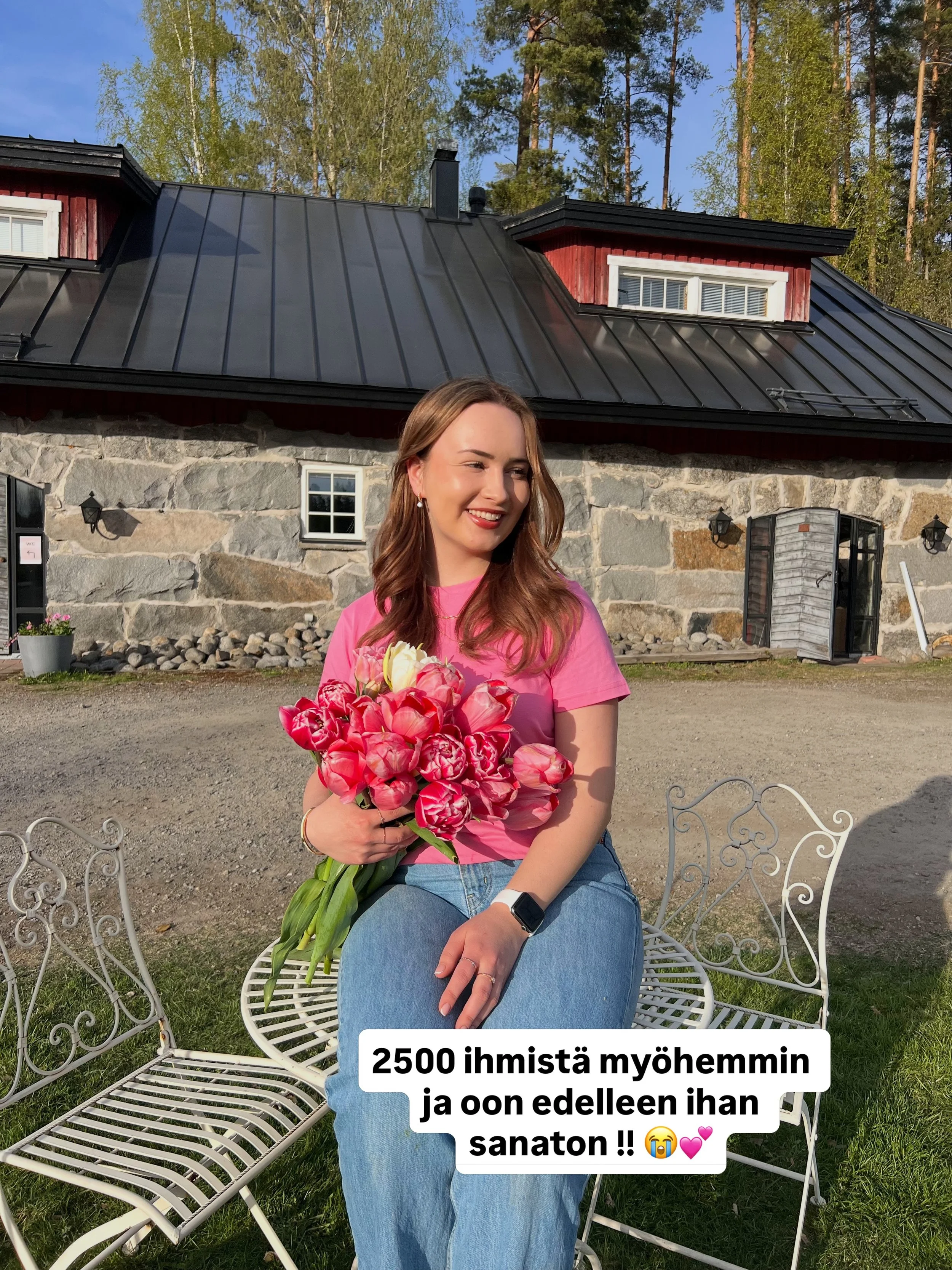 Siis oikeesti&hellip; kiitos 🥹🌸❤️ Tiedettiin, ett&auml; v&auml;ke&auml; tulee paljon, mutta ei kyll&auml; osattu odottaa TEIT&Auml; N&Auml;IN PALJON 😭
Yli 2500 ihmist&auml; 5 tunnissa tuntuu edelleen ihan ep&auml;todelliselta. Oon niin kiitollinen
