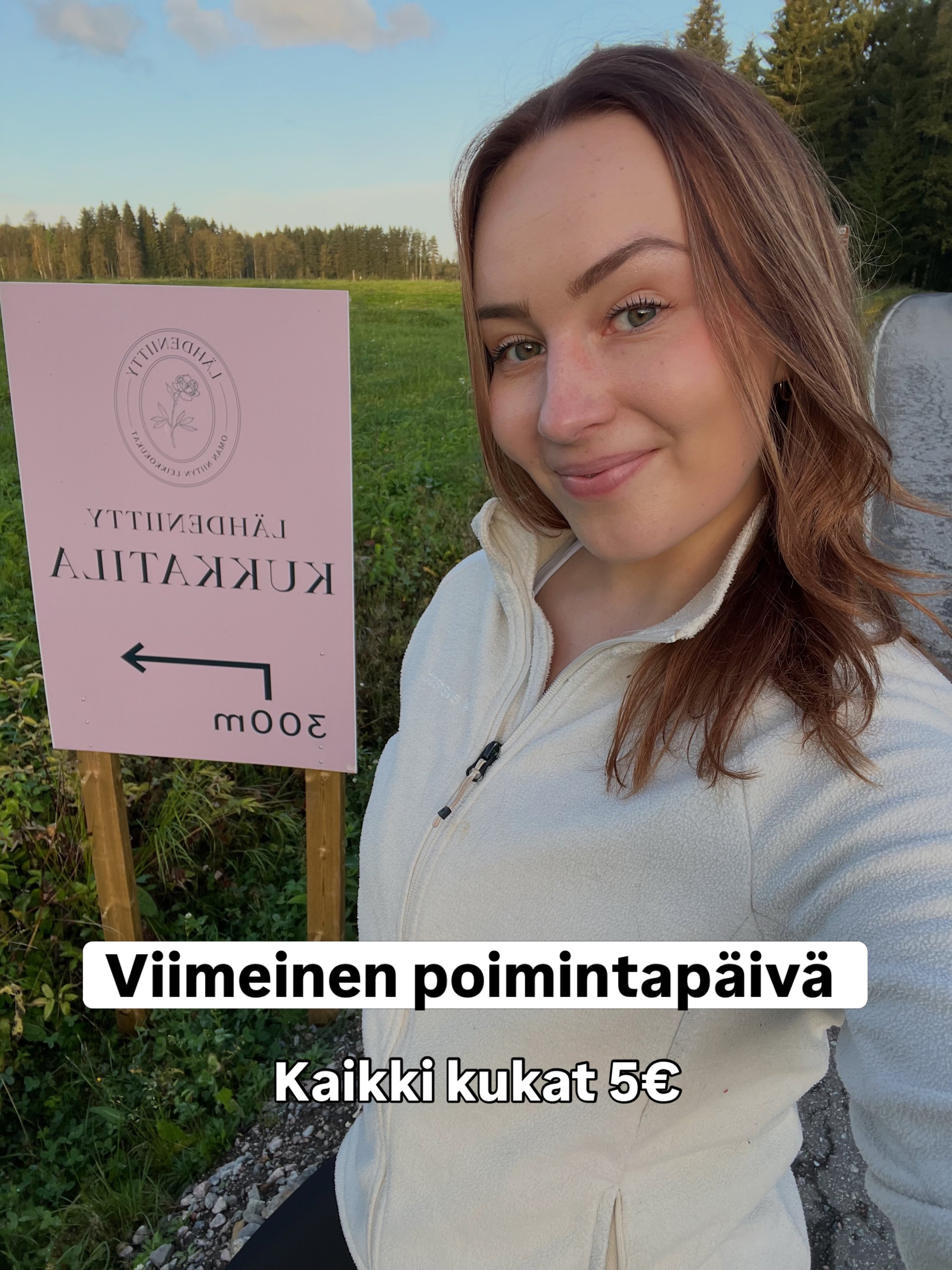 T&auml;n&auml;&auml;n on t&auml;m&auml;n kes&auml;n viimeinen poimintap&auml;iv&auml; 🥹🌸 Saat poimia kukkia 5 &euro; niin paljon kuin haluat ja t&auml;h&auml;n kuuluu kaikki, my&ouml;s leikkokukat. Voit tulla poimimaan t&auml;n&auml;&auml;n milloin