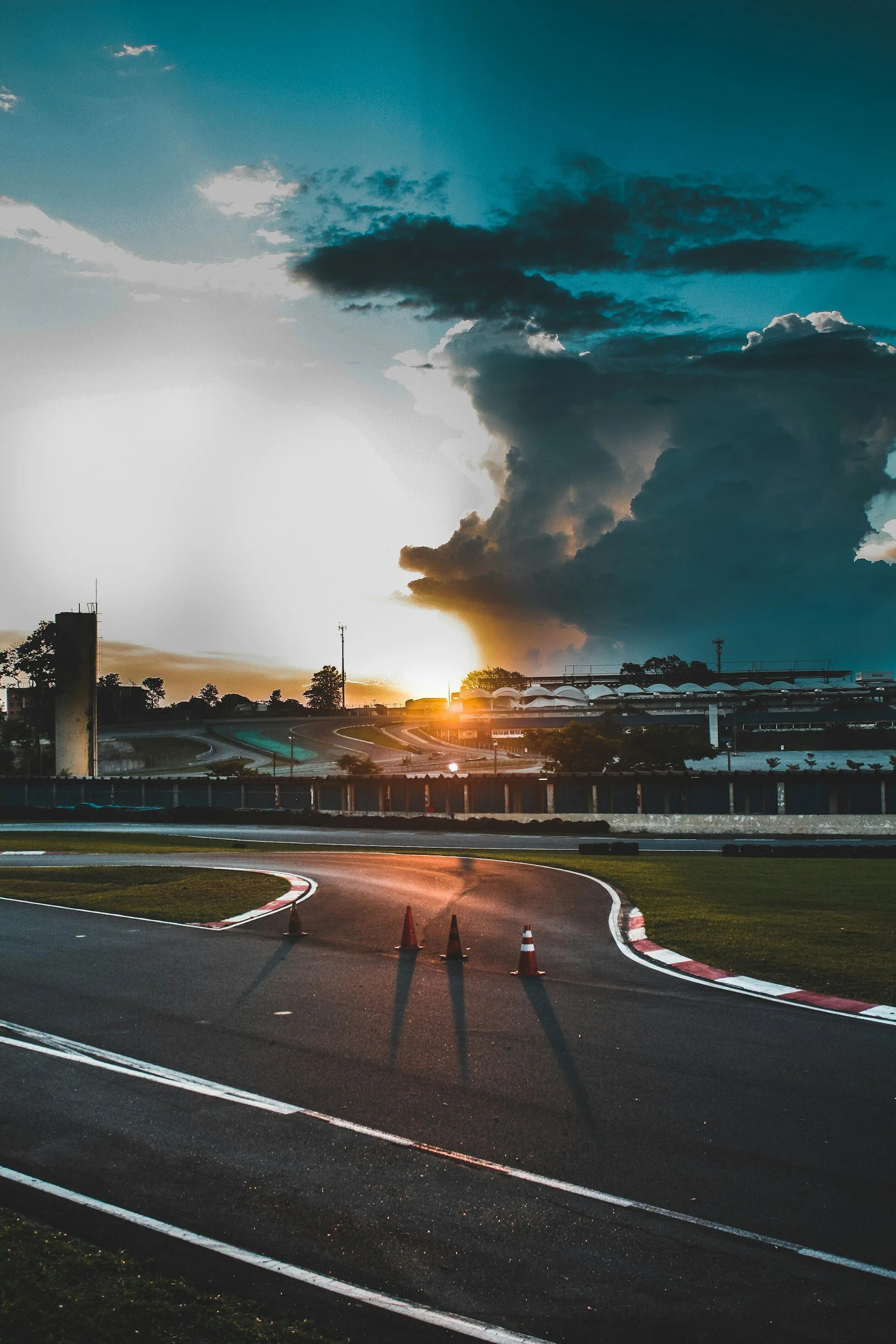 HYBRID DAY - ESTORIL