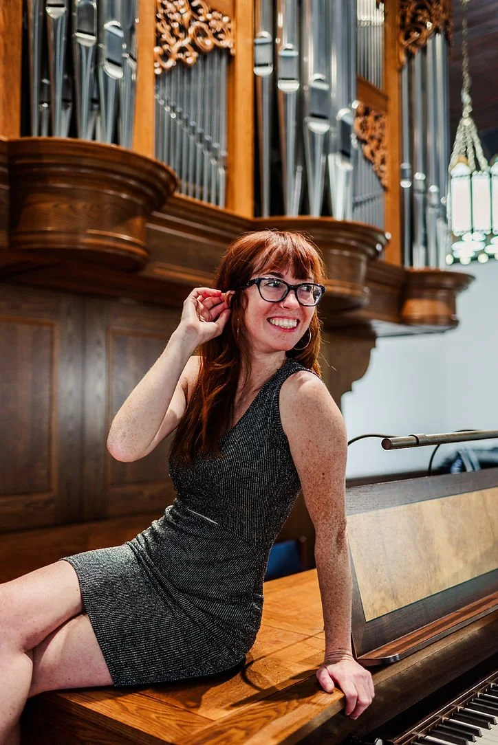 Jacqueline Farrell, organ