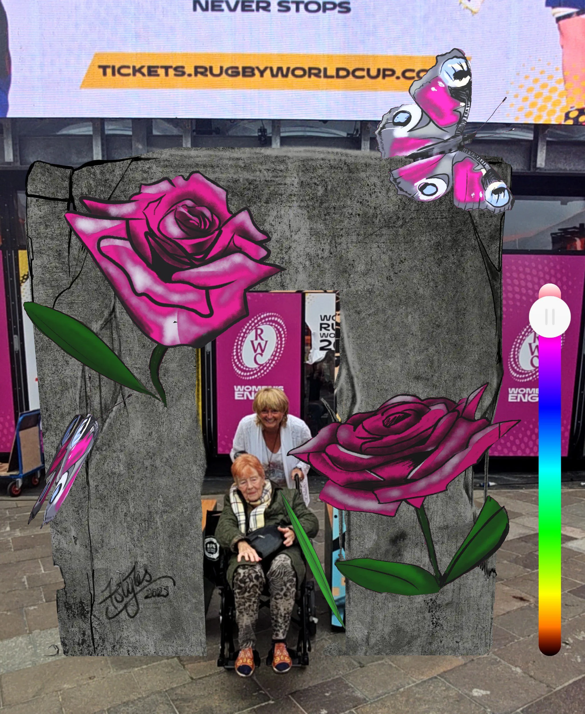 Laura Ann Hind and Peter Darkes mum in an Augmented Reality Frame