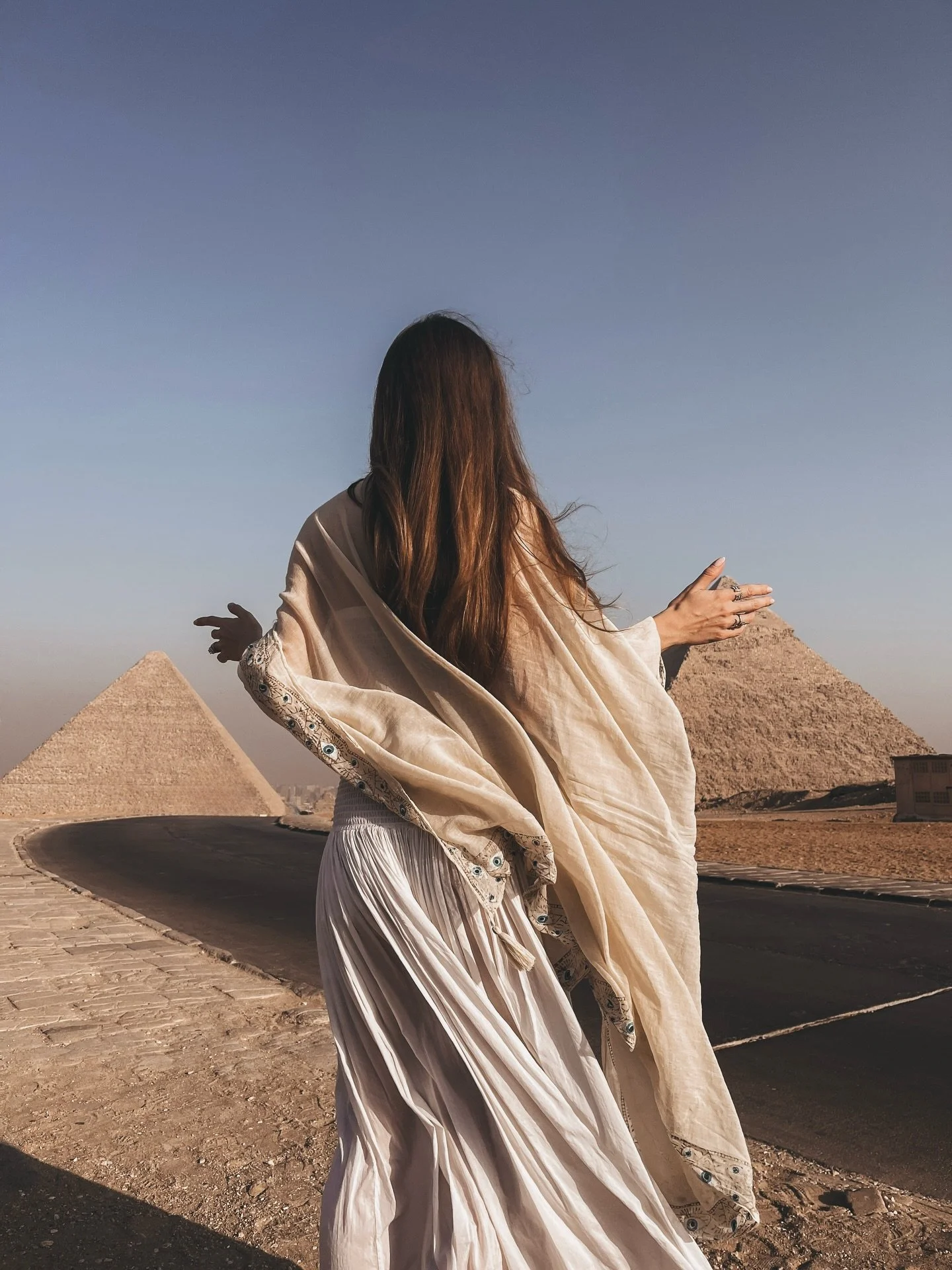 𓆃 Journeying through the sacred lands of Egypt became something different&hellip;

A sacred pilgrimage that my soul ached to experience. A remembrance that my being was ready to receive. Walking through the ancient stones became so incredibly powerf
