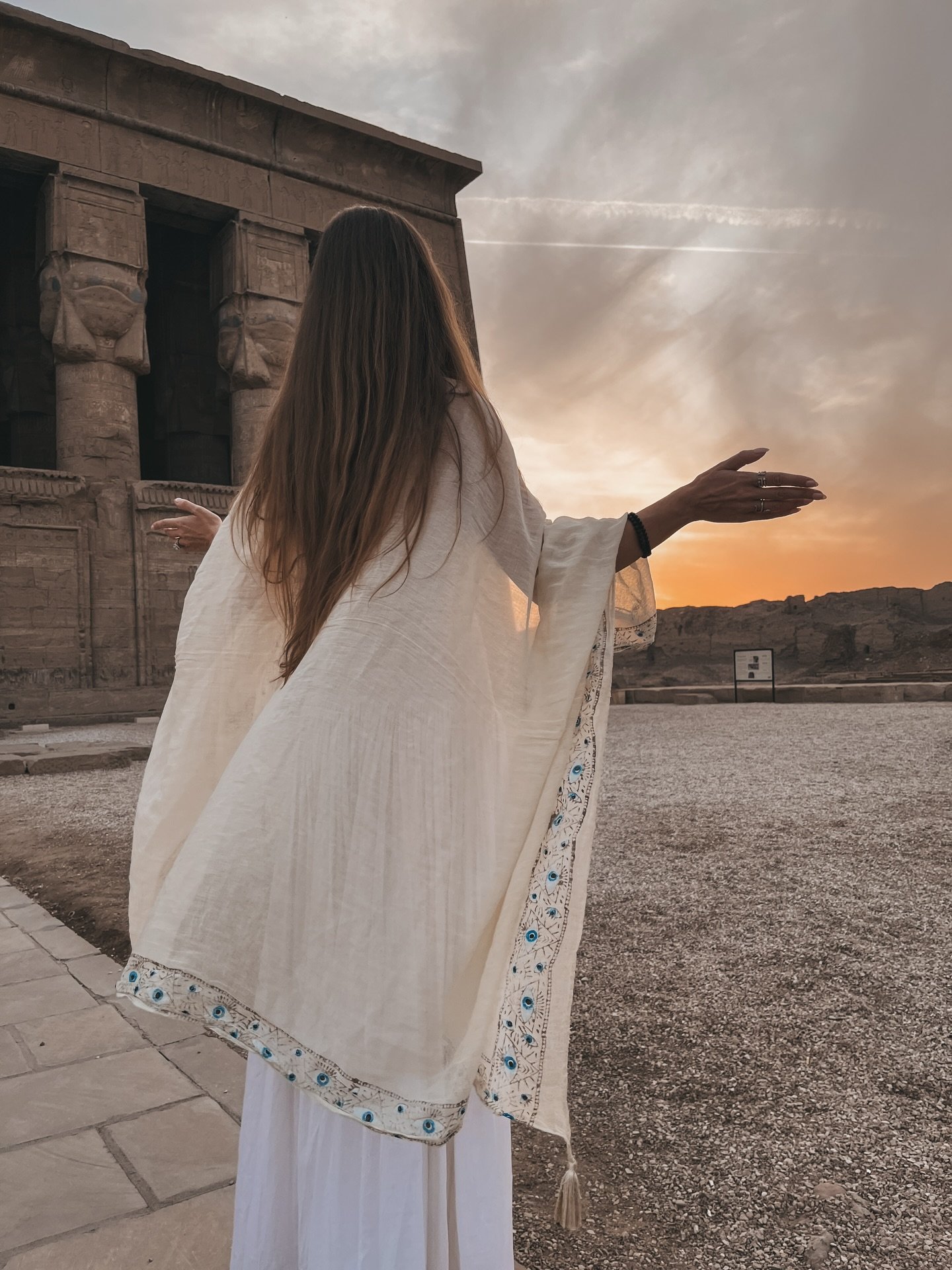 𓋹 Endings are also altars, and the ancients knew this well.

In ancient Egypt, endings were never treated as endings.
They were seen as portals of becoming, as sacred thresholds where something old was released so something true could emerge.

Every