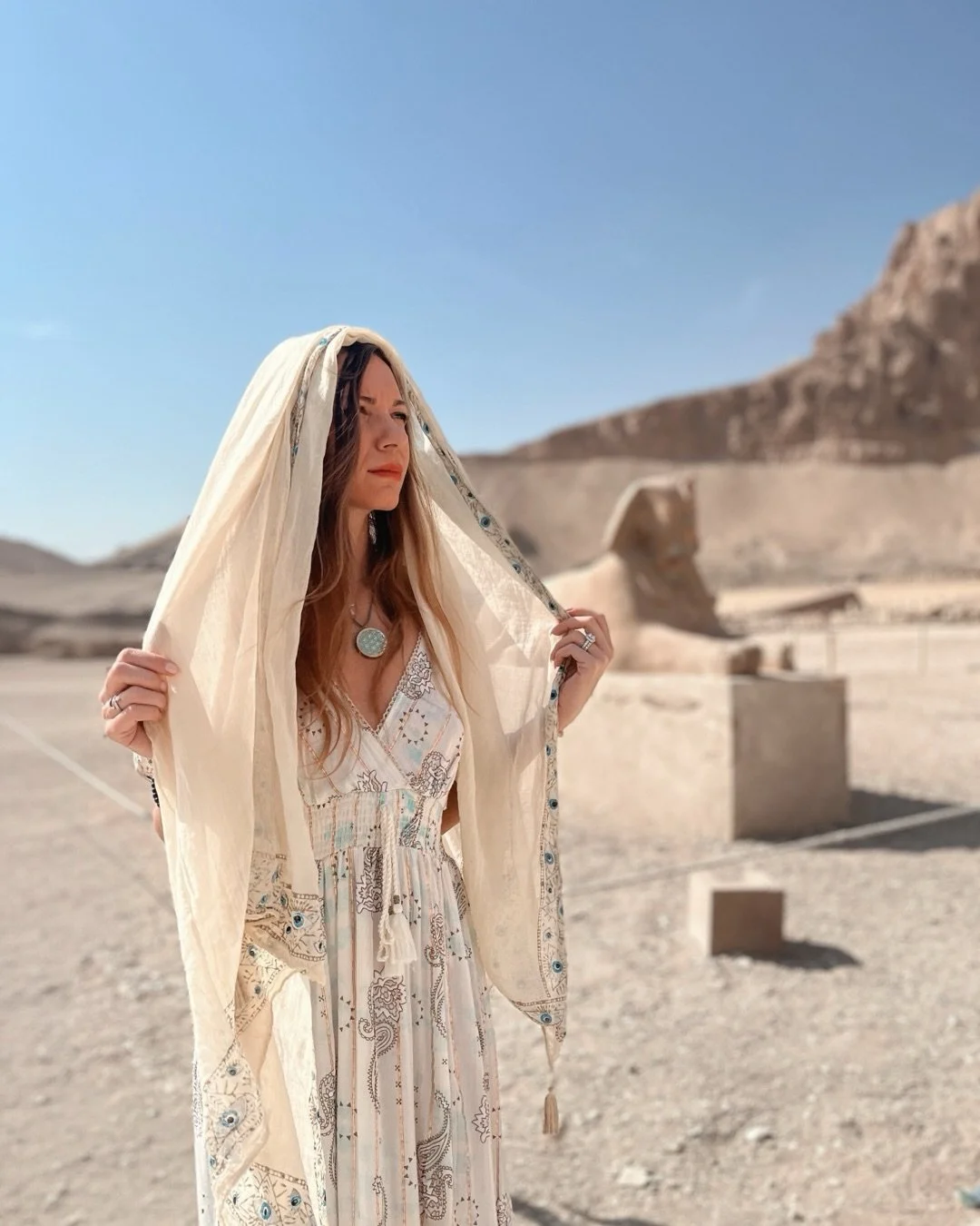 🌹5 Signs You&rsquo;re Walking the Priestess Path

The priestess path rarely, if never, begins with a title. It usually begins with a deep feeling, an inner knowing that something ancient lives within you.

A pull toward sacred lands.
A deep intuitio