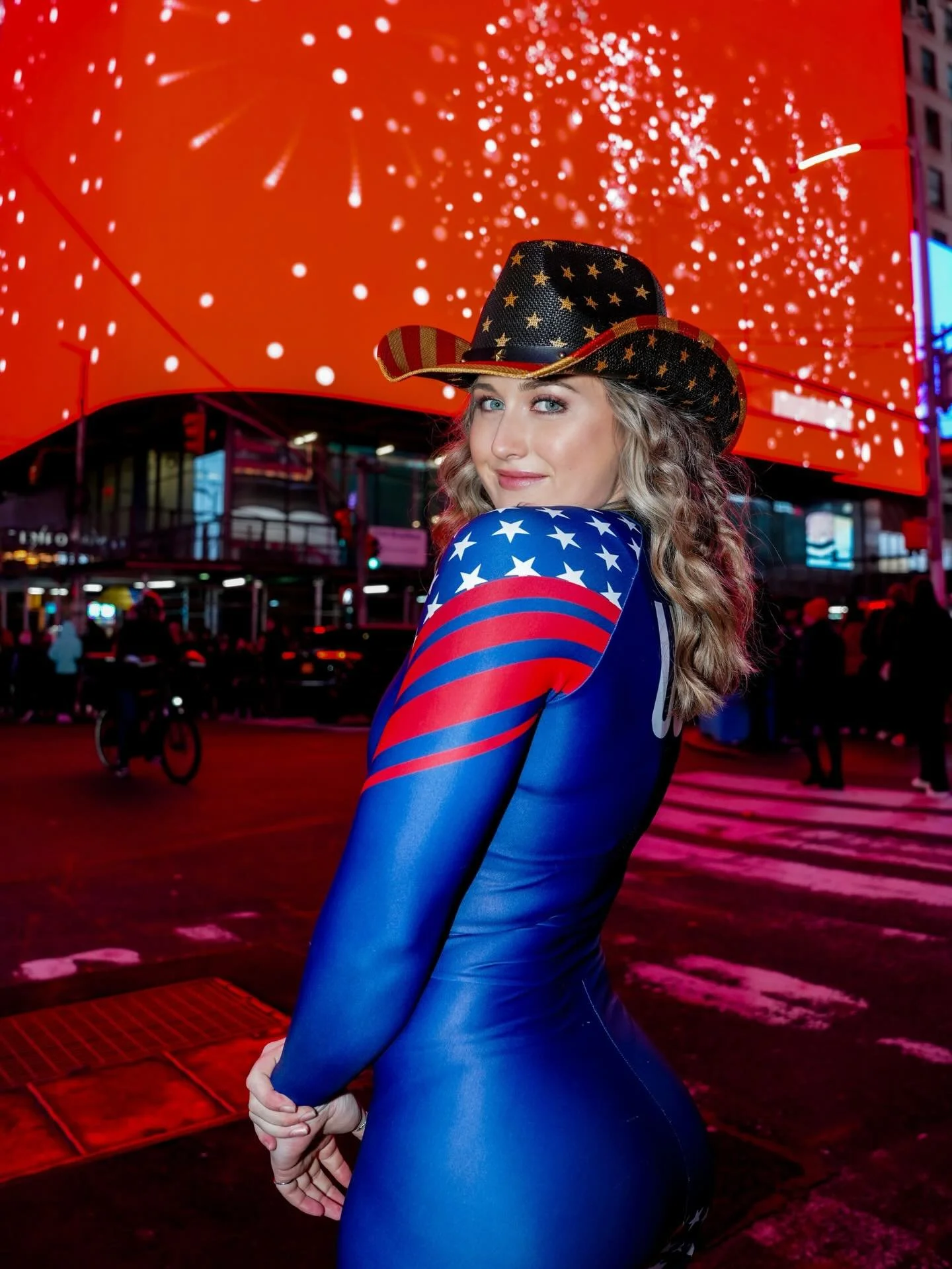 HAPPY NEW YEAR 🎉

Another year not in the big apple but feeling blessed to have found a home away from home while on tour for bobsled🤍 only a few more races left! Let's see what happens in the new year! 

📸 @mikei19