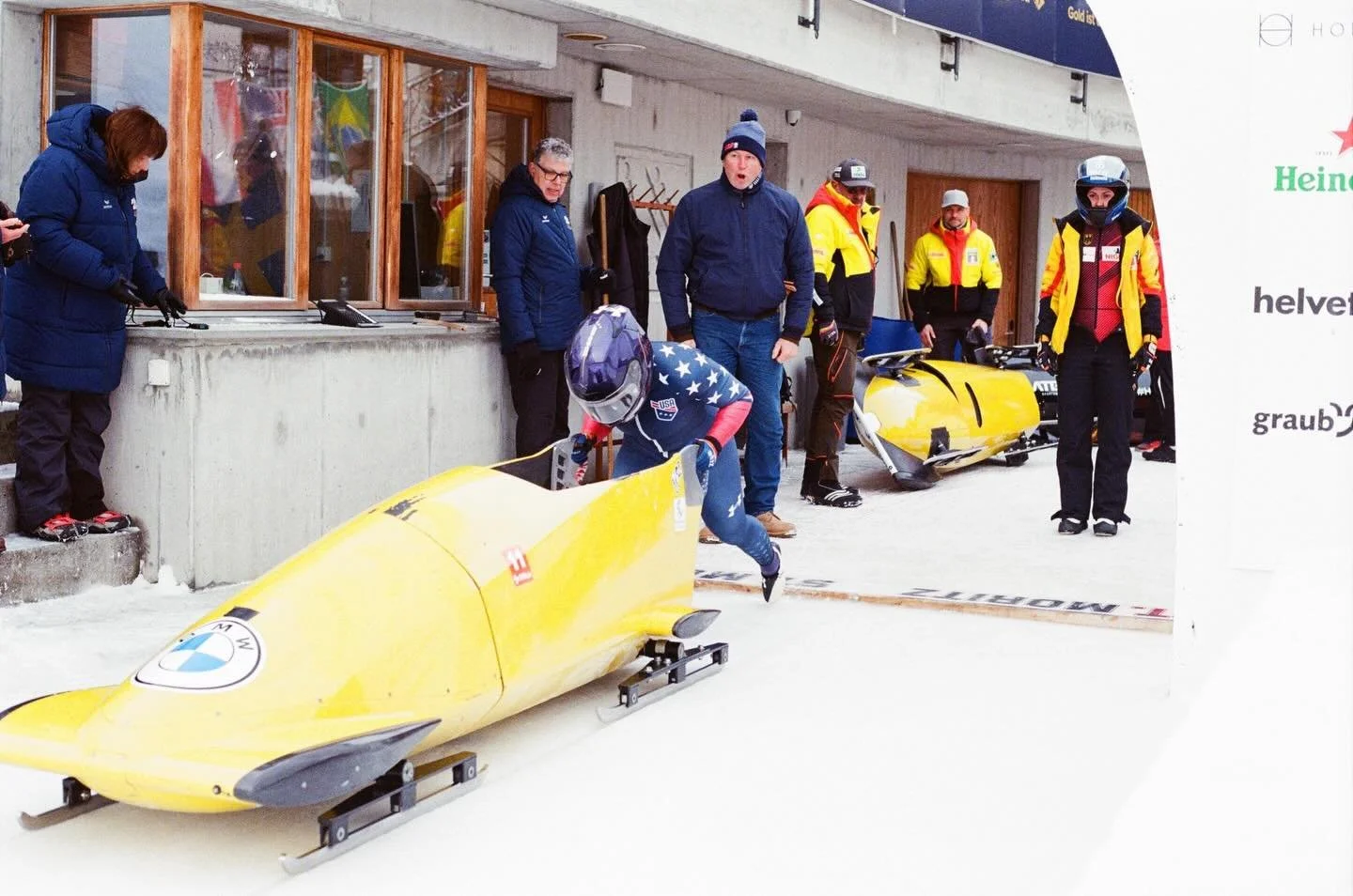 Saving the best for last 🩵 thank you @raulvanharmelen for capturing my greatest memory on ice with my dad. Still in awe of this season and the growth us sliders gained from it. Wishing everyone a very happy offseason! See you in the fall🤠 #throwbac