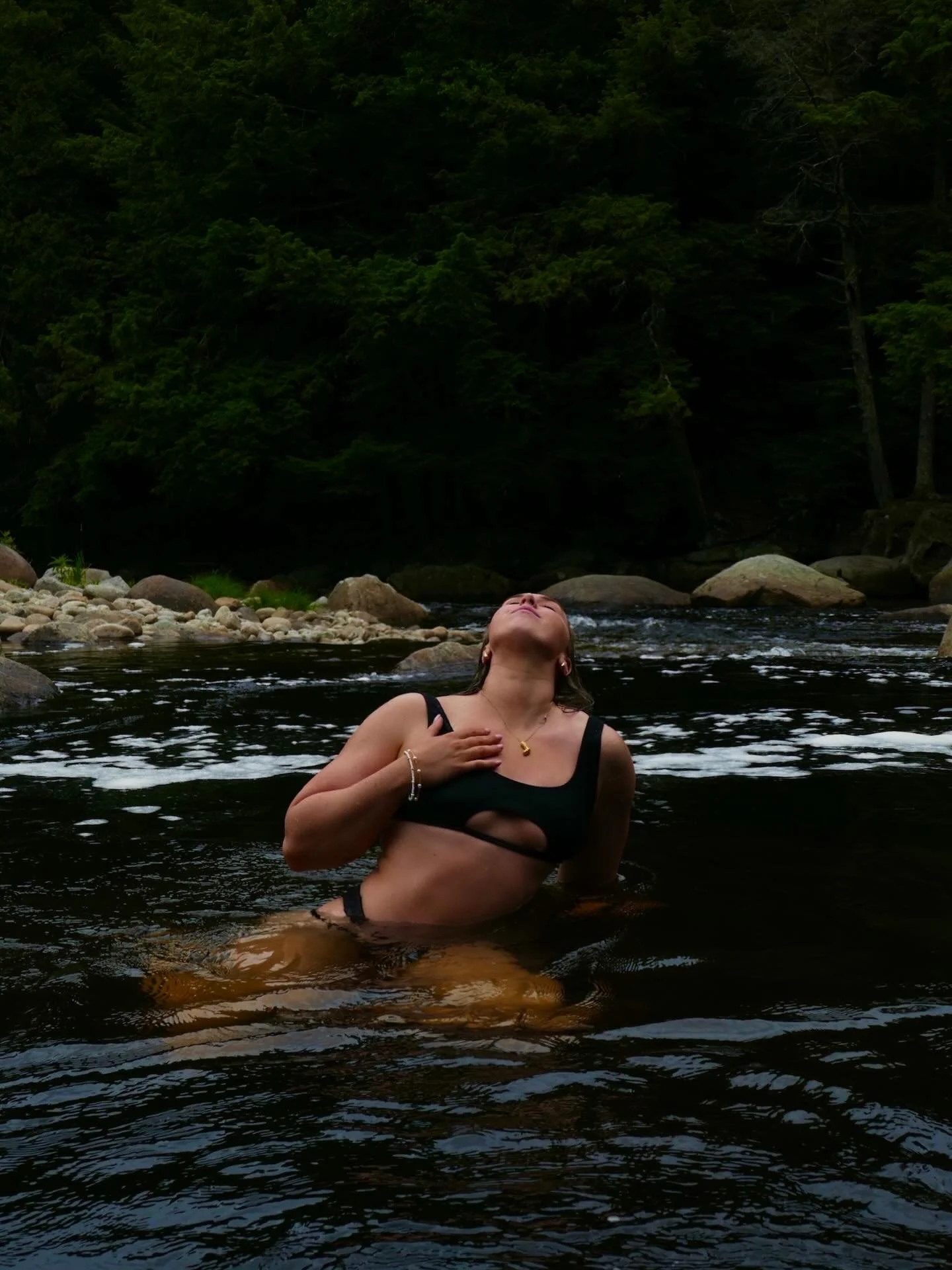 Turn your calendar it's April sweetheart 💋 #americassweetheartcalendar #zozzycalendar #aprilshowers