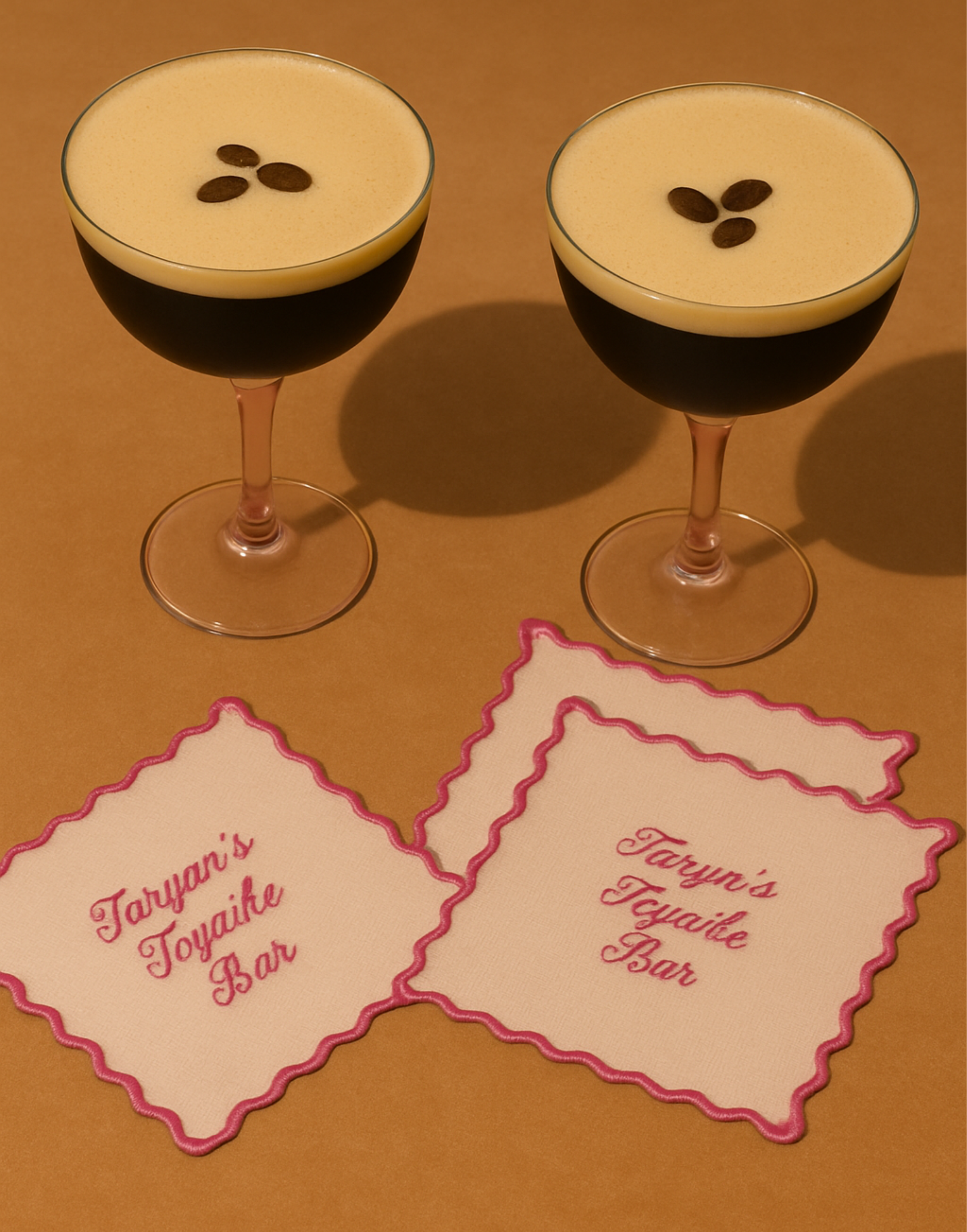 dessous de verre festonné en lin rose par Casa Limoncell COCKTAILS personalisable dimensions.png