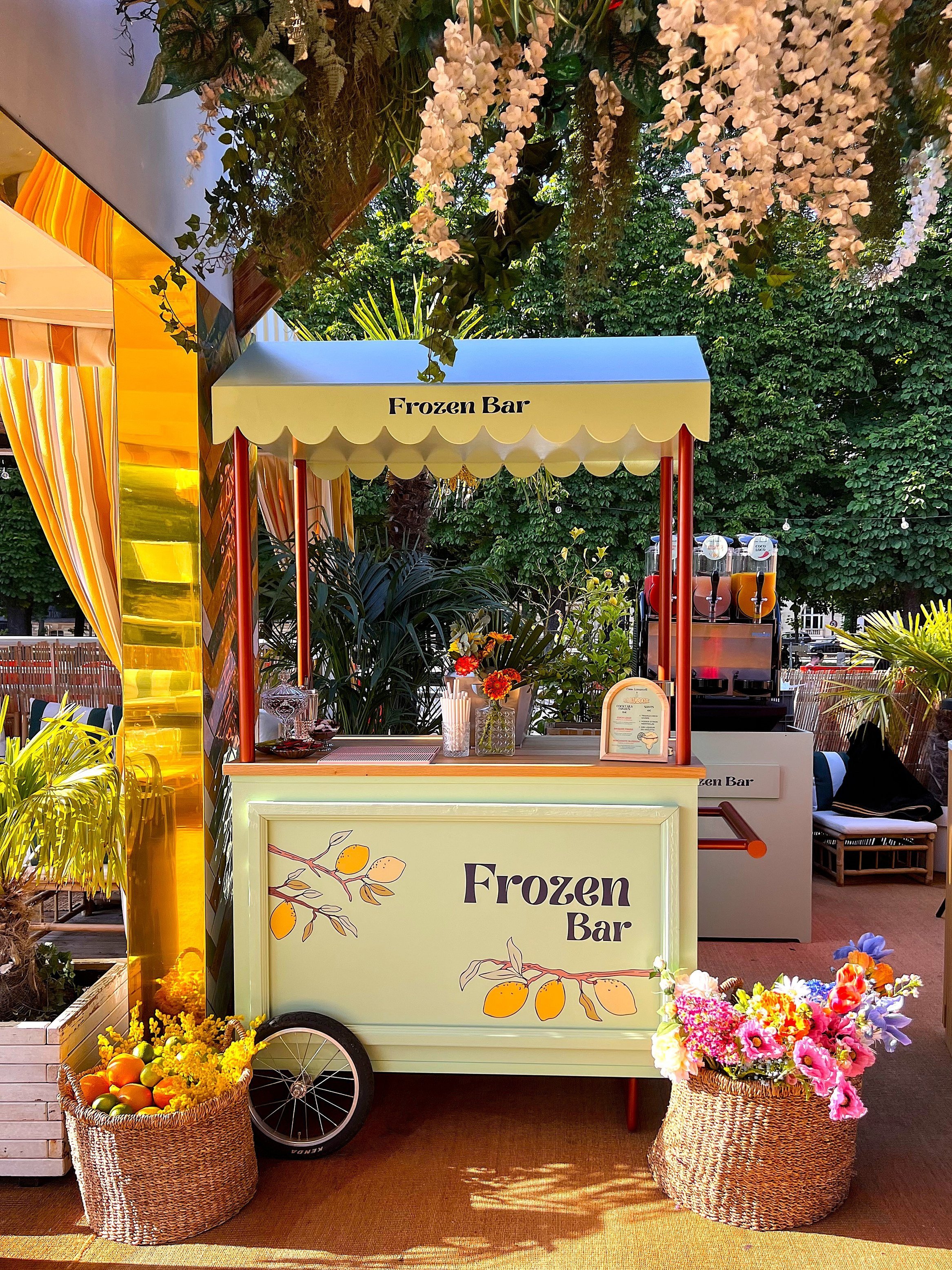 Trolley Bar Machine à cocktails glacés Prestation évènementielle Paris Bamboche