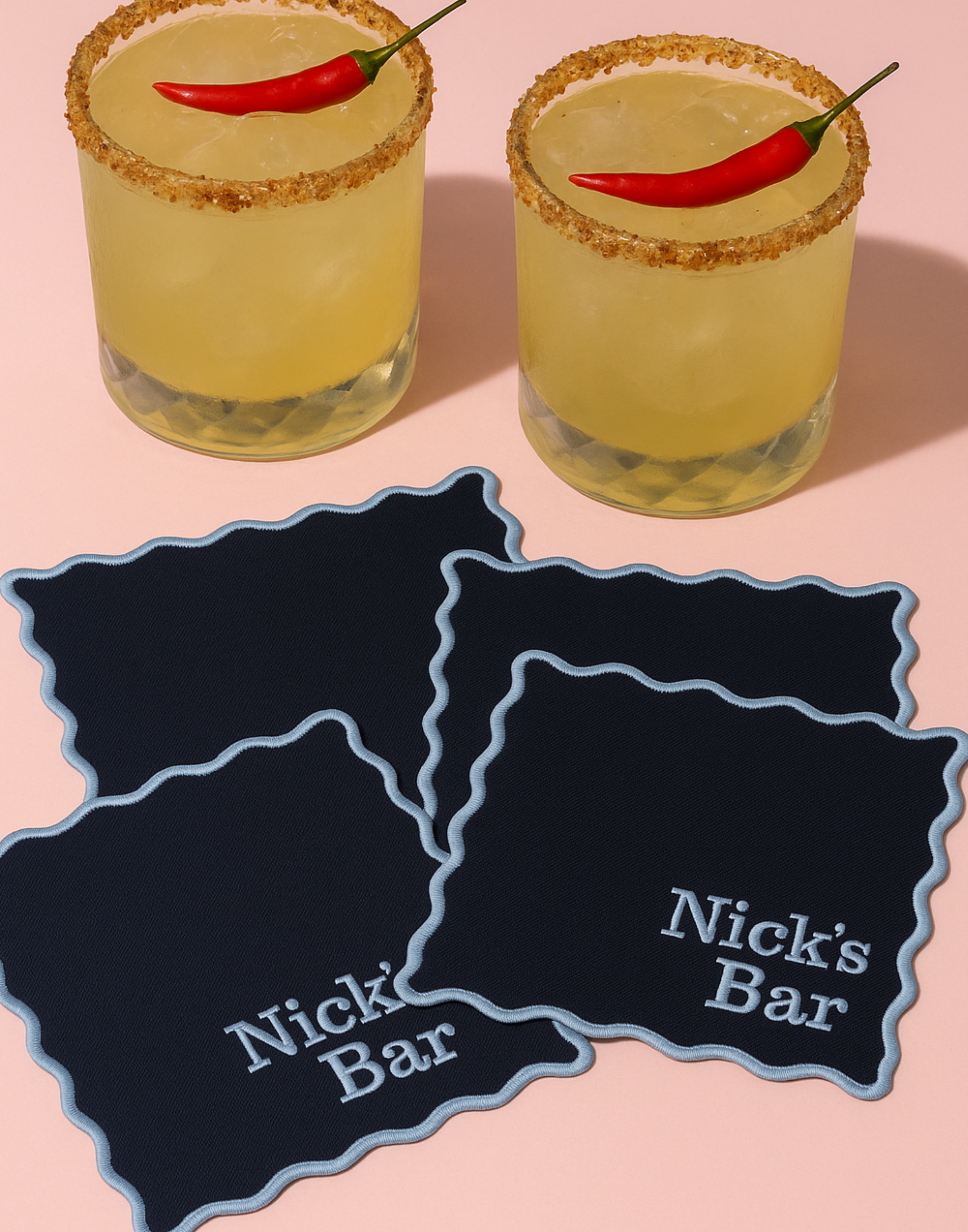 Edition Baby blue - Dessous de verre & Serviettes à cocktails en lin brodé