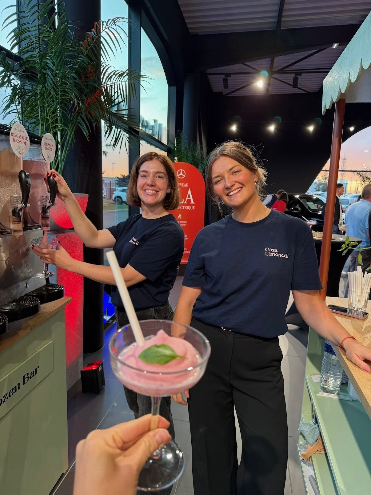SERVICE BAR A COCKTAILS CASA LIMONCELL MERCEDES.jpg