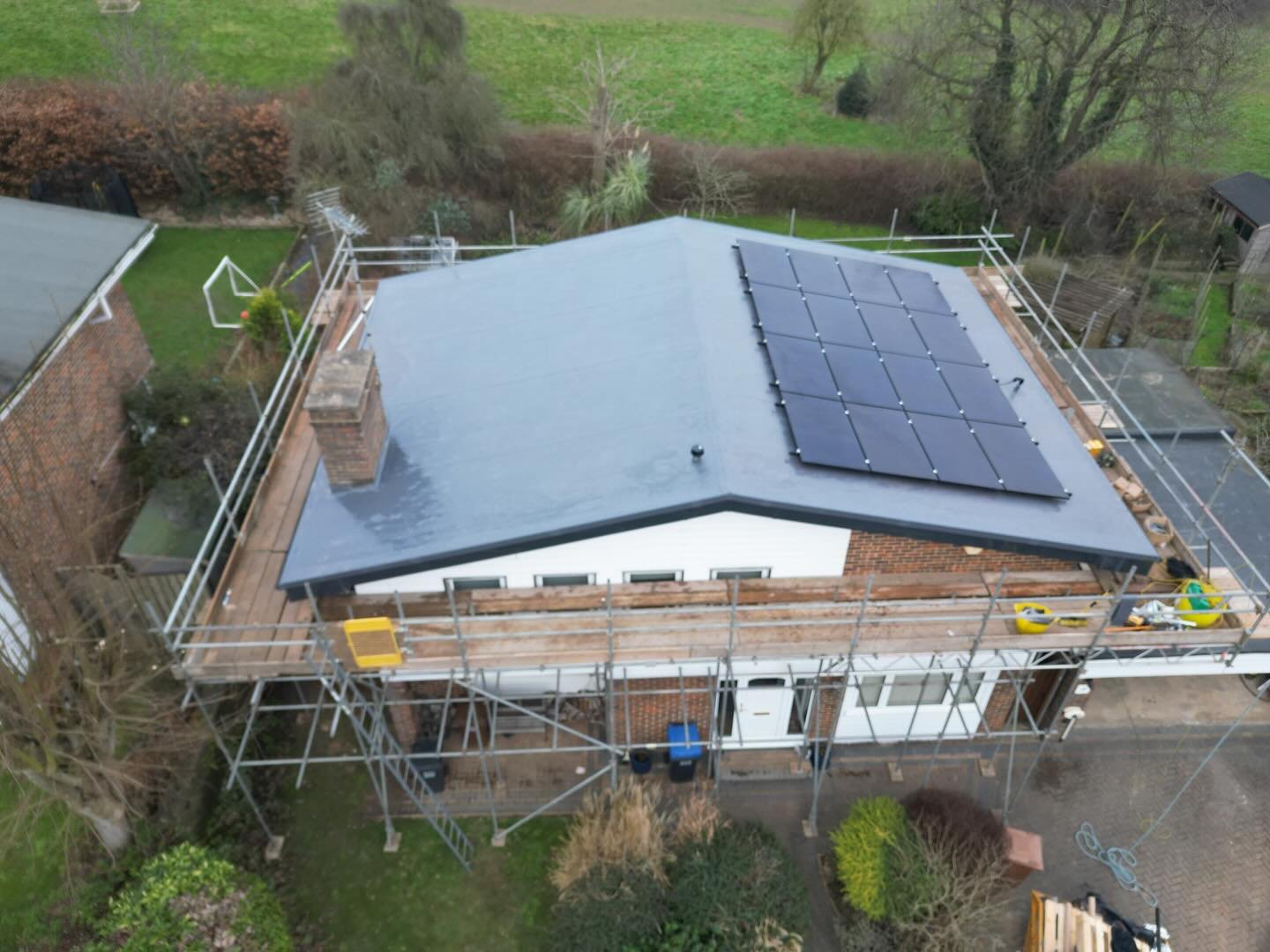 We recently completed a full roof renewal in Welling, a project that presented every challenge you could imagine. The internal rafters and close boarding were a finished product, so stripping the roof while keeping everything intact was an extremely 