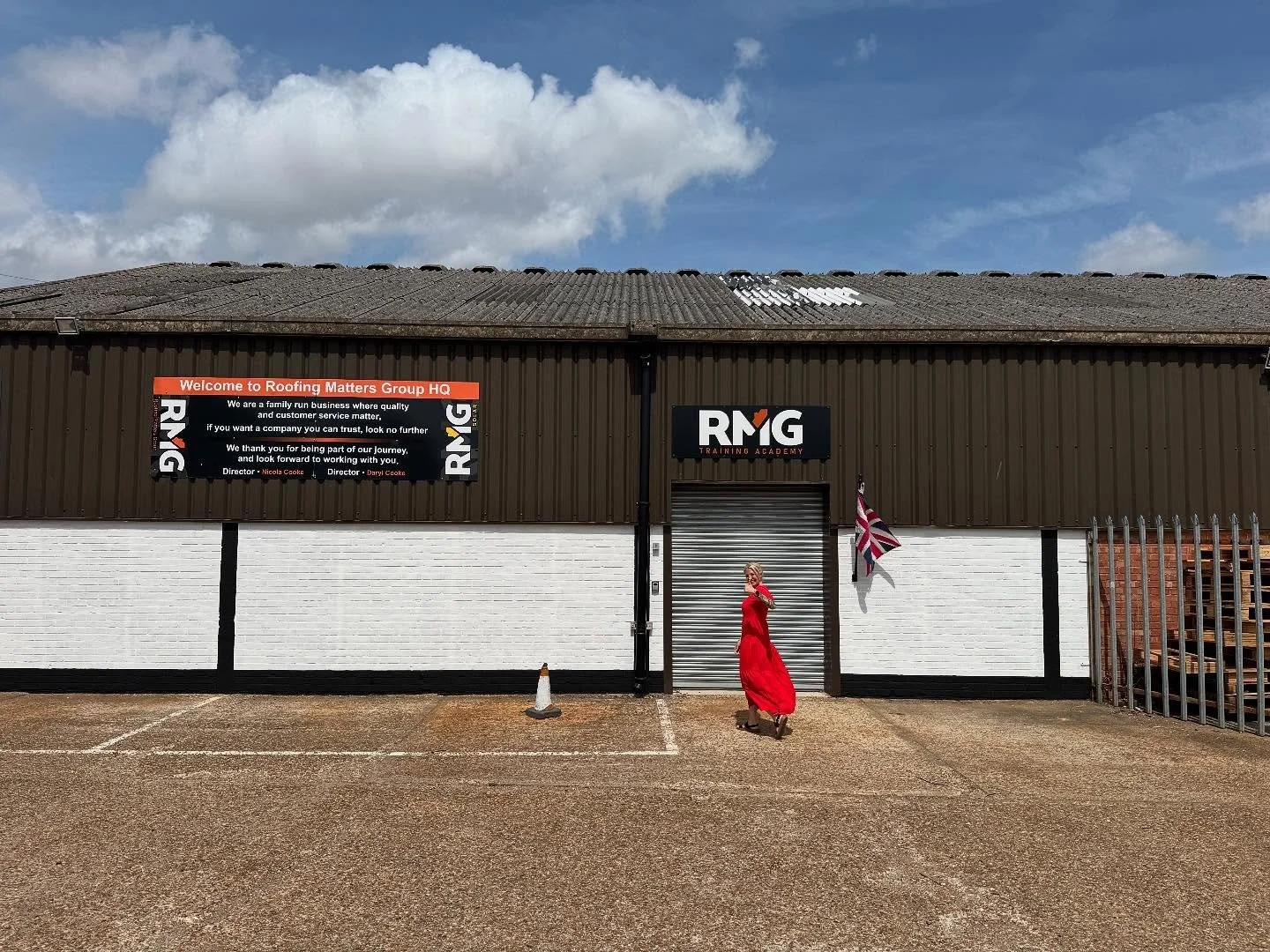 It&rsquo;s the little wins that give you a buzz&hellip; like a fresh coat of paint on the unit! 🎨✨

RMG&rsquo;s had a splash of liquor paint love and we&rsquo;re feeling fresh, proud, and just a little bit excited 🇬🇧
Who knew paint could feel this